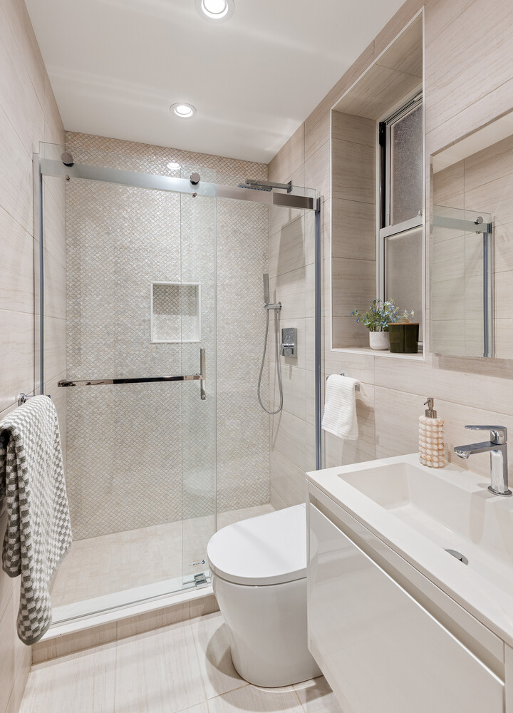 214 W 16TH Street 1W