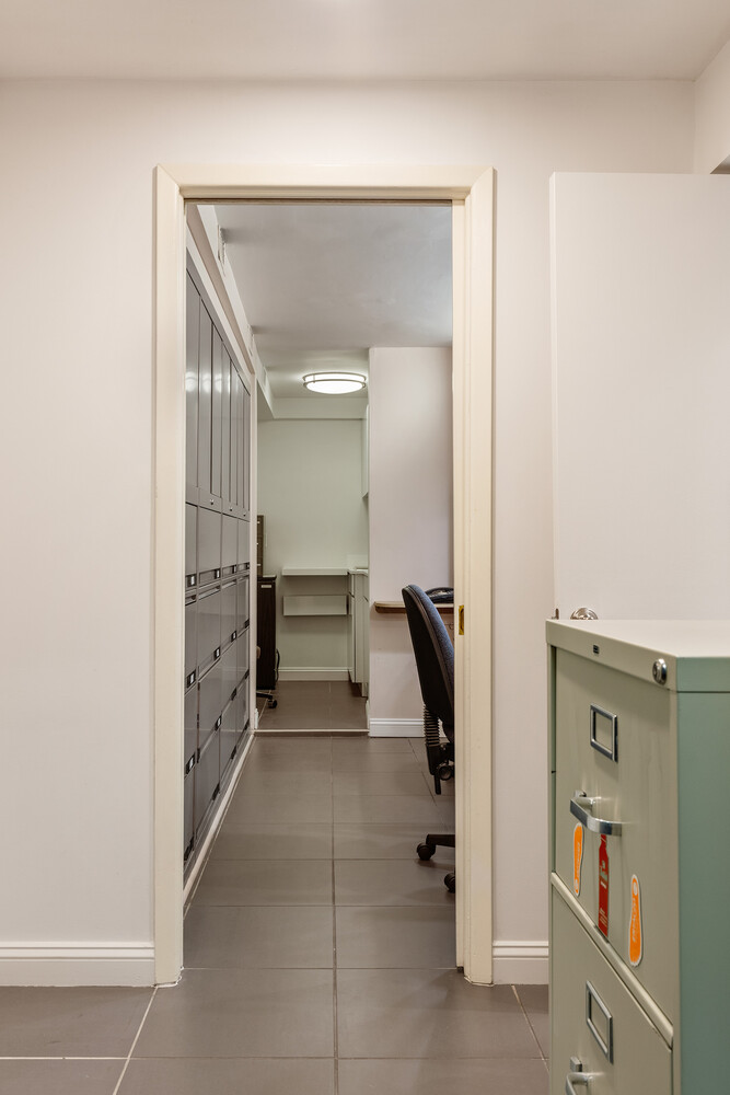 210 E 47TH Street 1AP