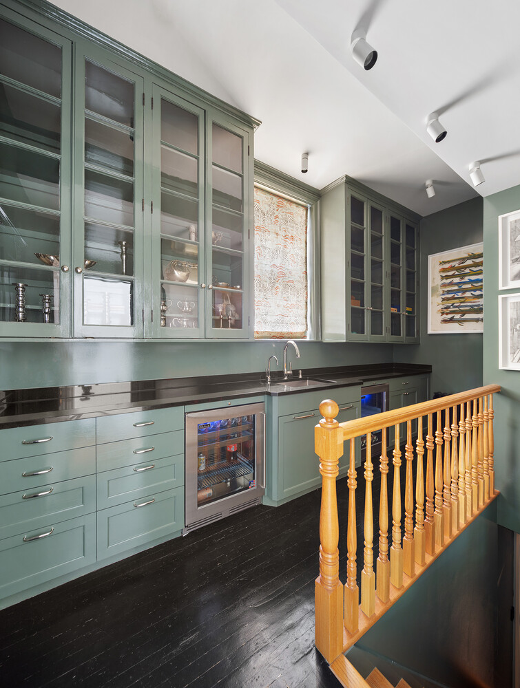 134 E 62ND Street