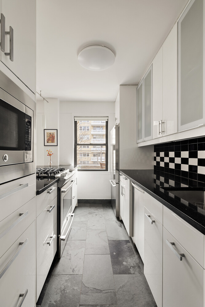 55 E 9TH Street 10G