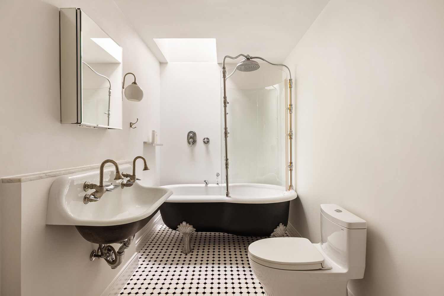 362 W 19TH Street
