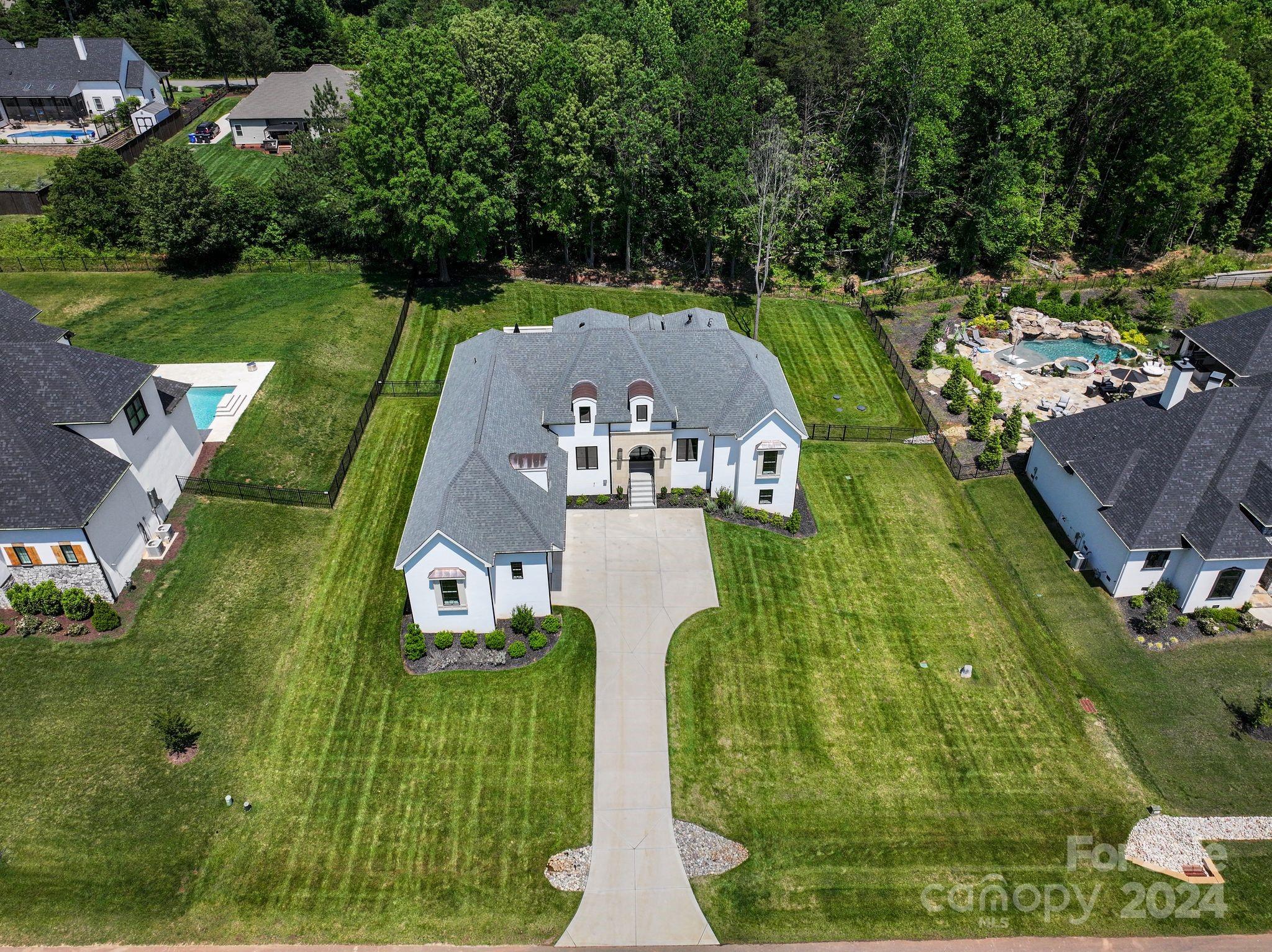 123 Hunts Landing Drive