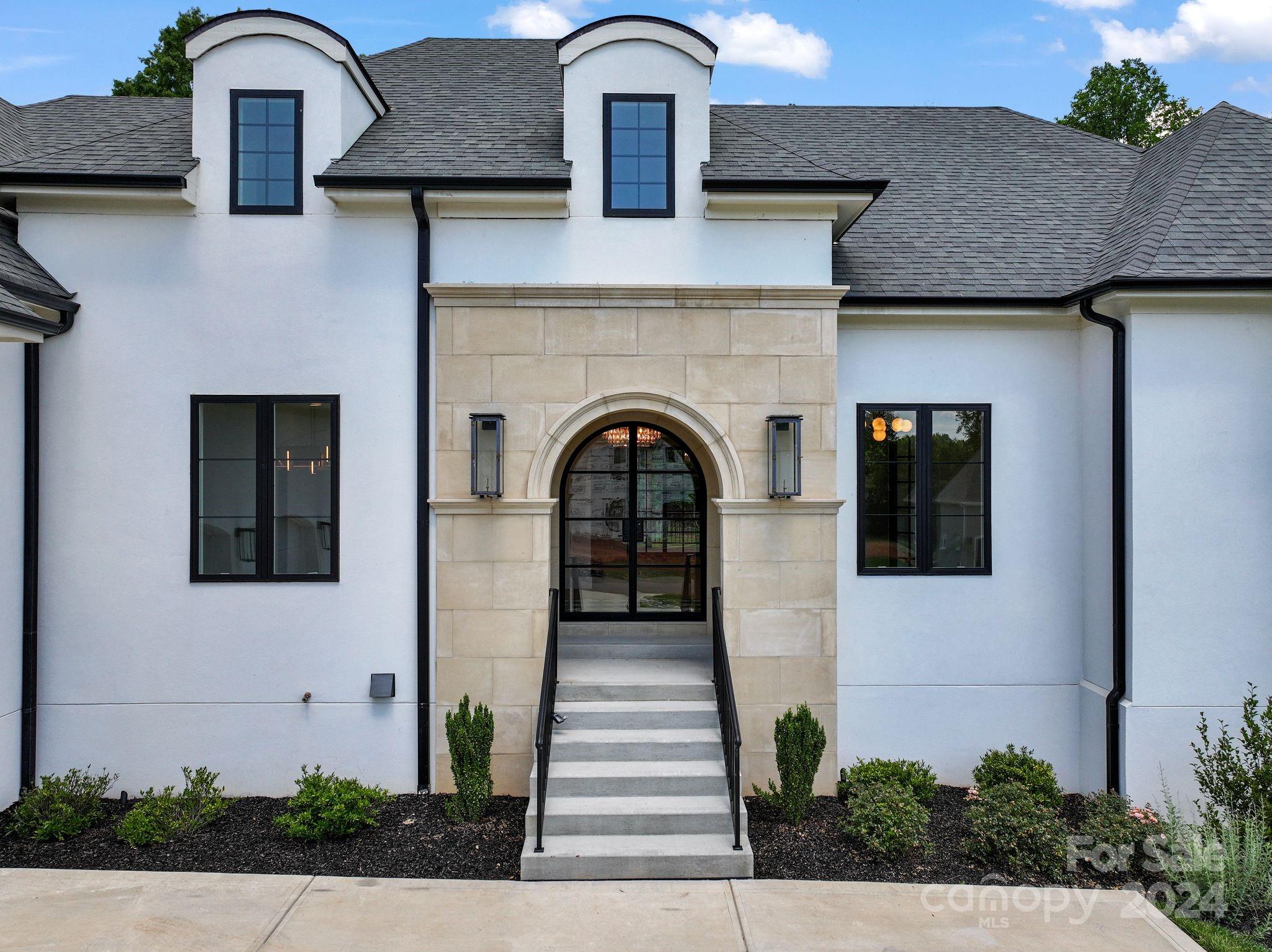 123 Hunts Landing Drive