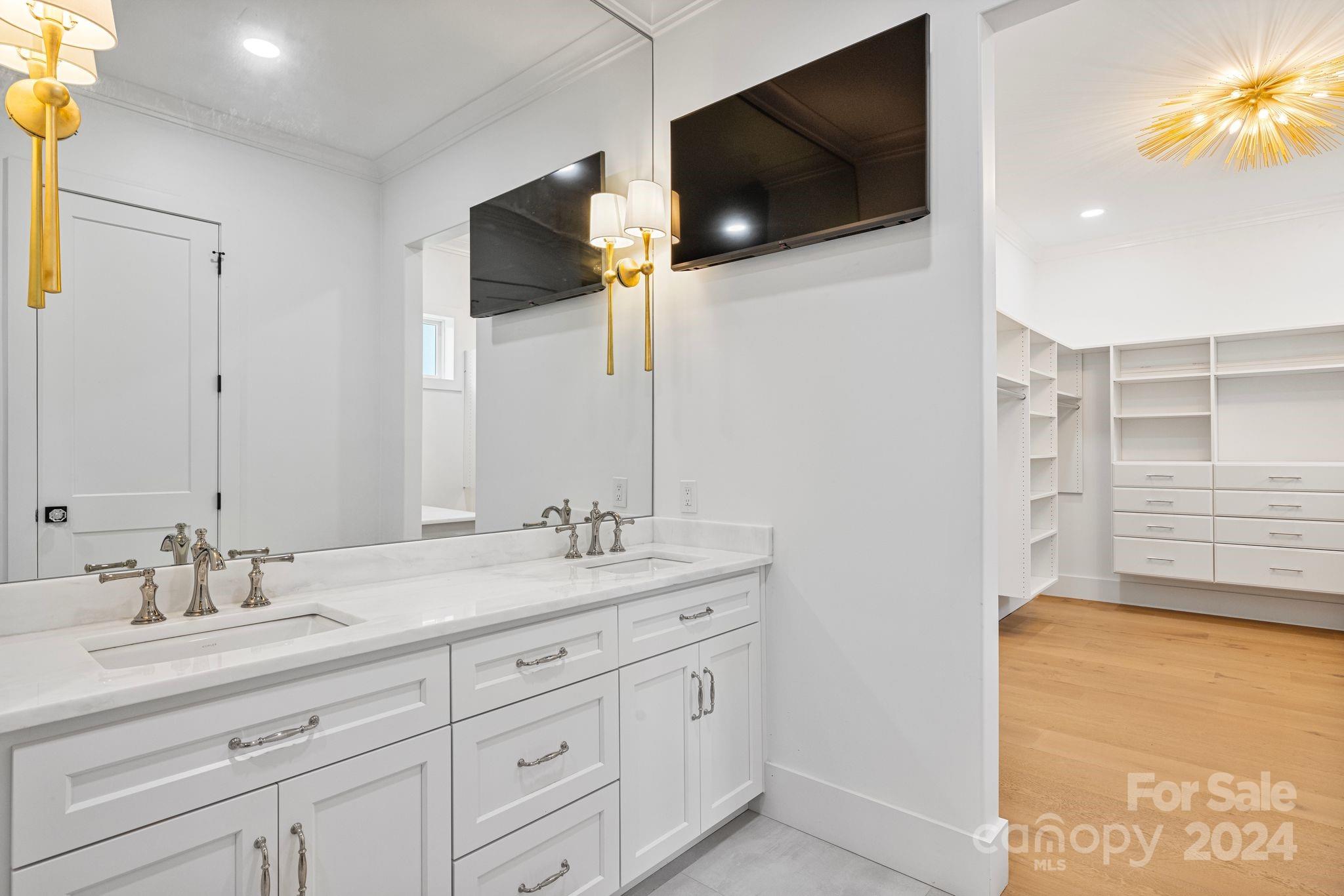 123 Hunts Landing Drive