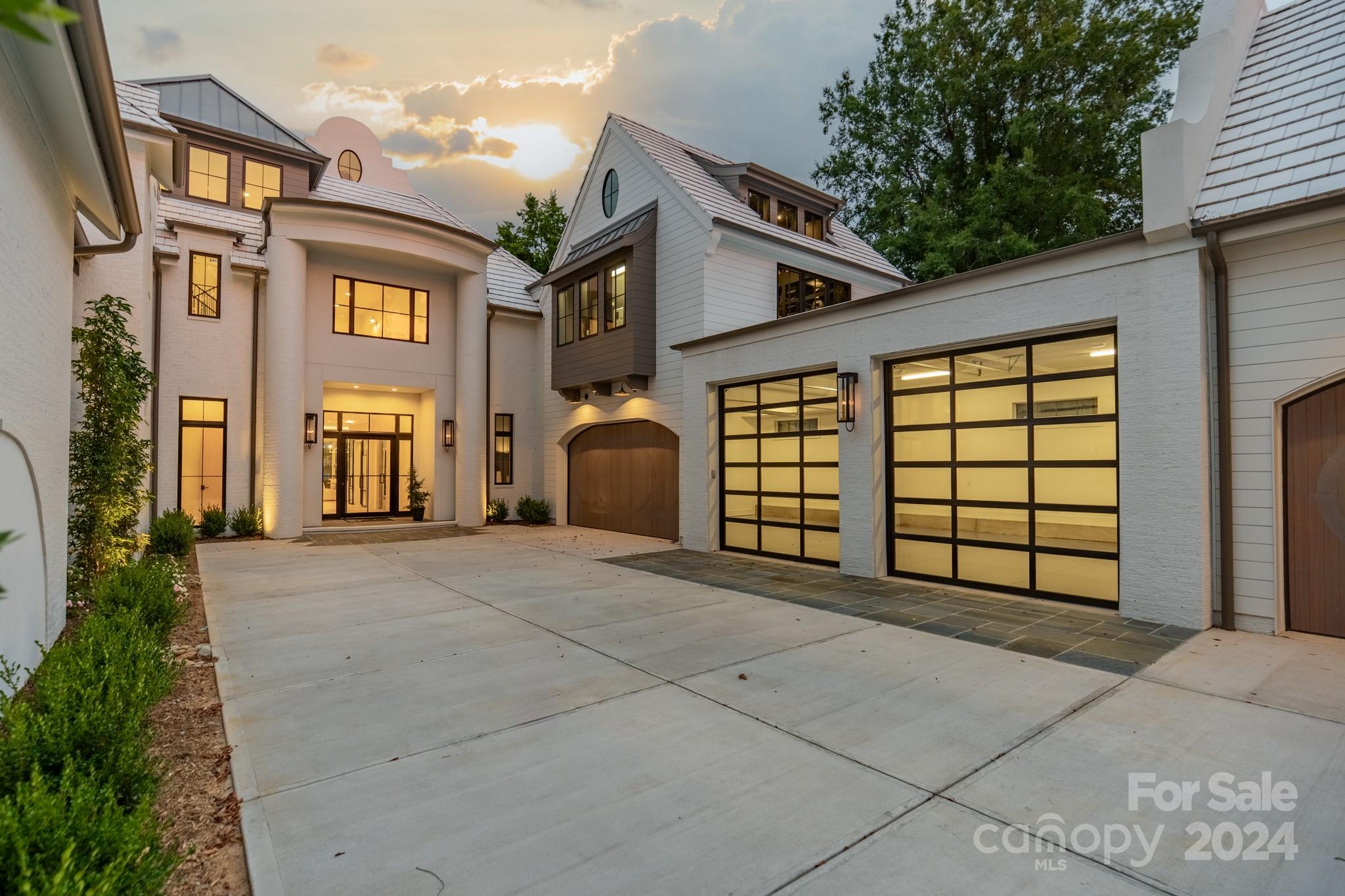 18000 Whispering Oaks Drive