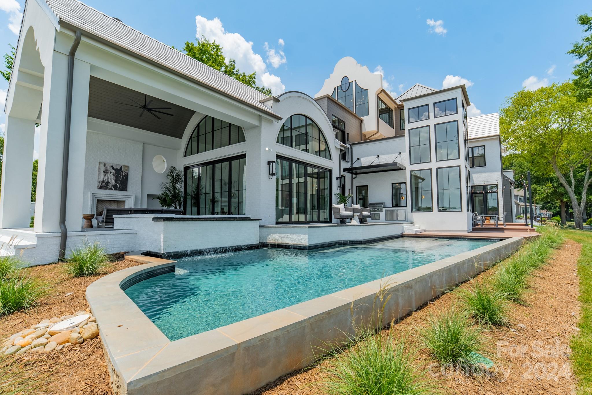 18000 Whispering Oaks Drive