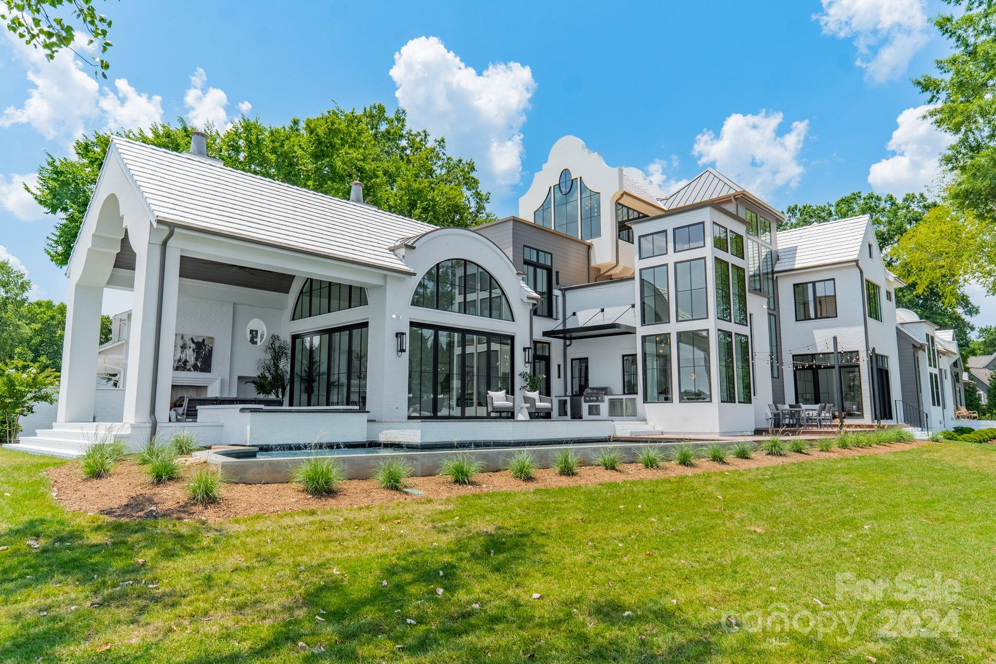 18000 Whispering Oaks Drive