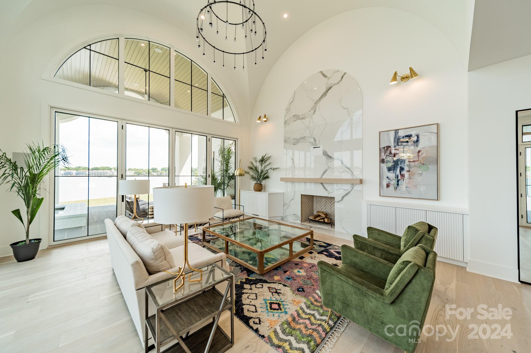18000 Whispering Oaks Drive