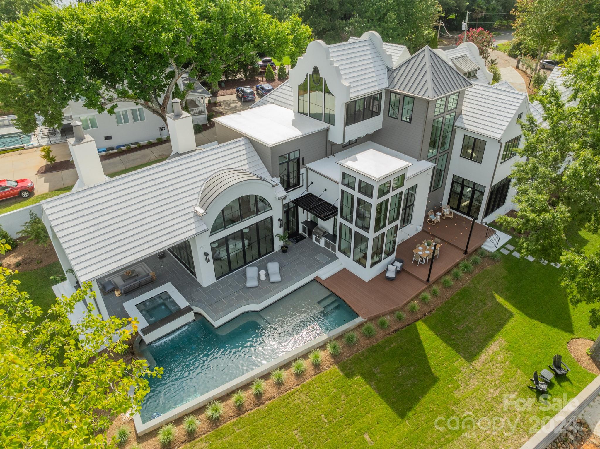 18000 Whispering Oaks Drive
