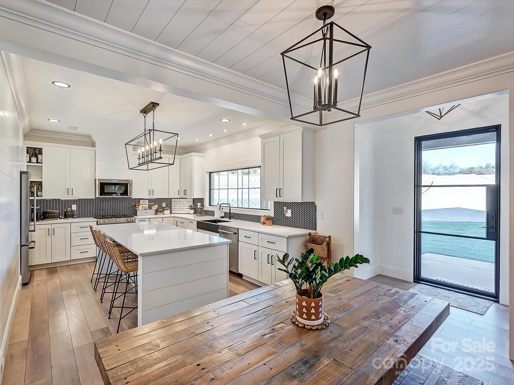 1525 Shinnville Road