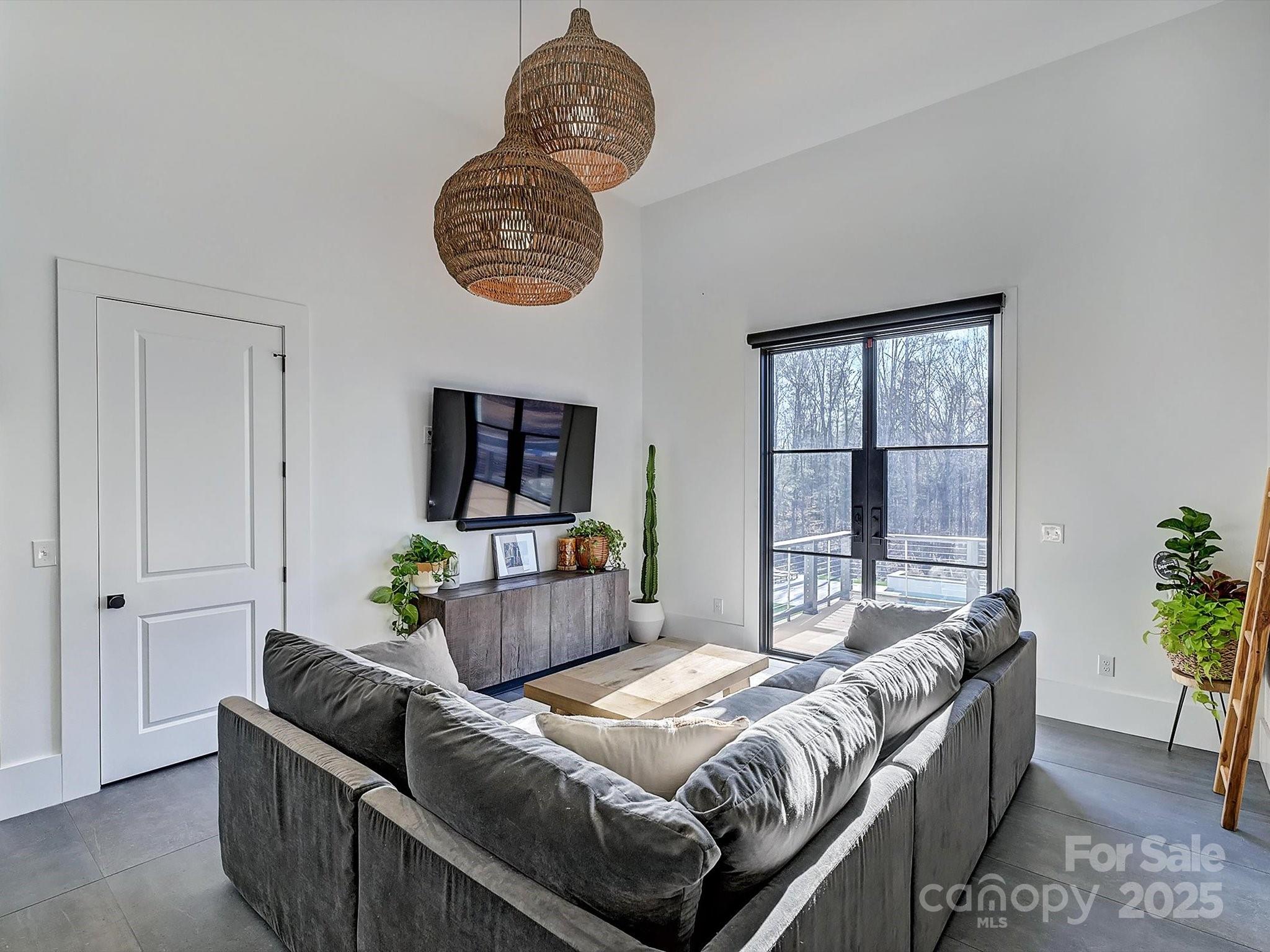 1525 Shinnville Road