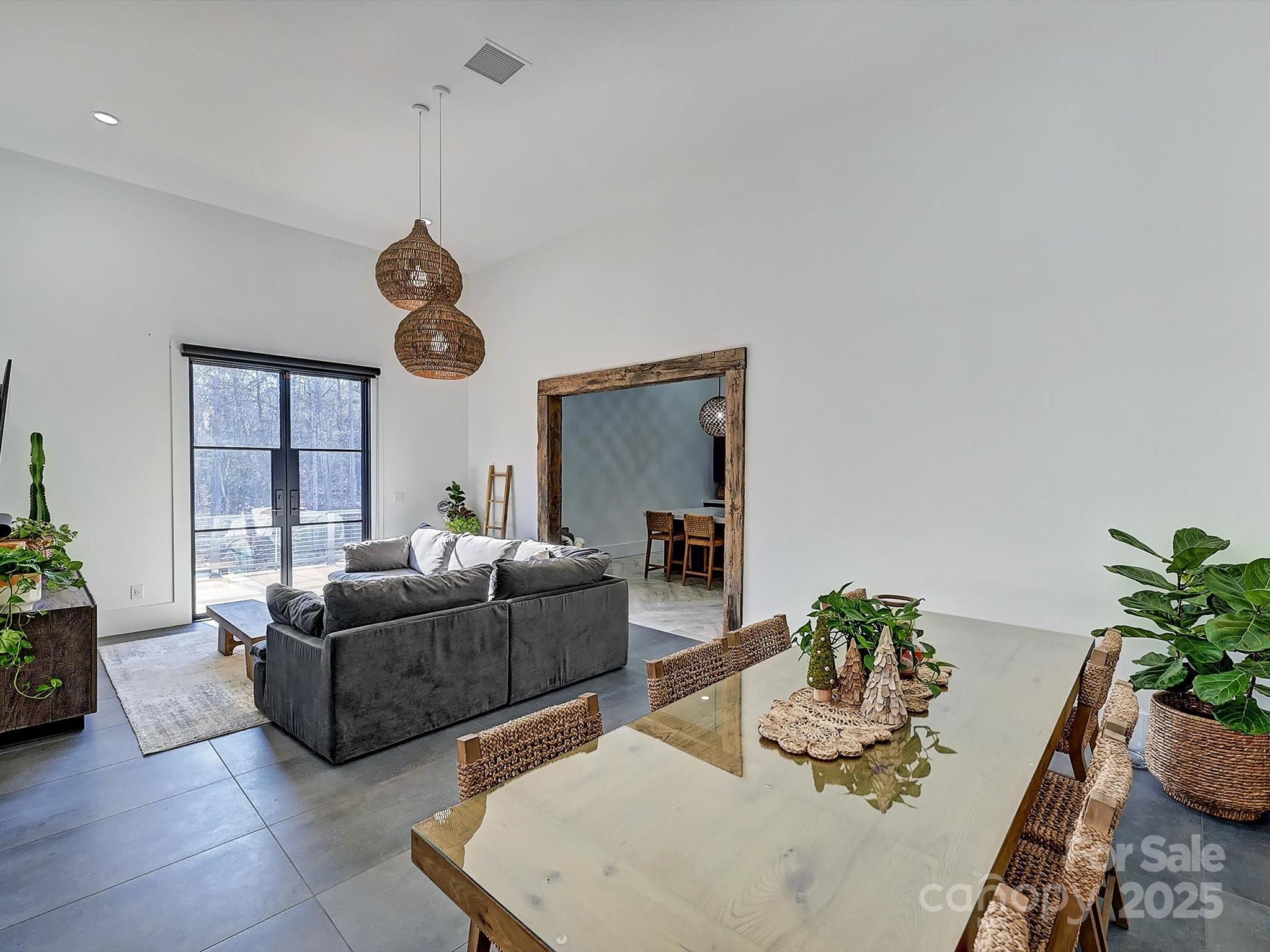 1525 Shinnville Road