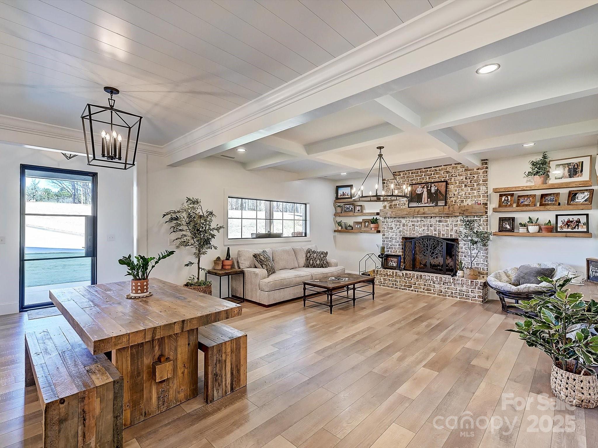 1525 Shinnville Road