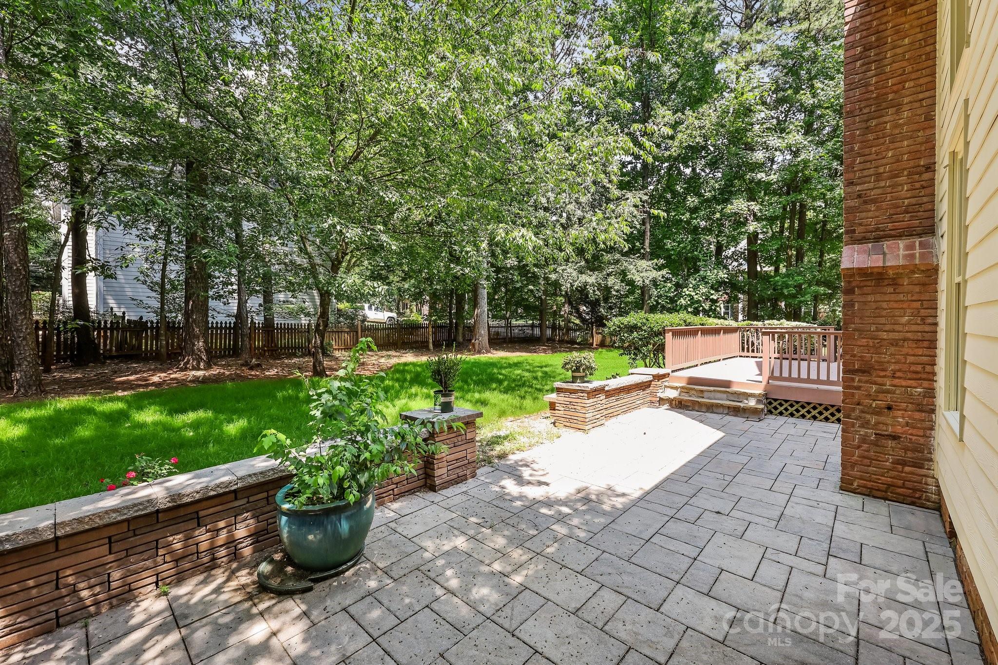 15400 Groveland Street