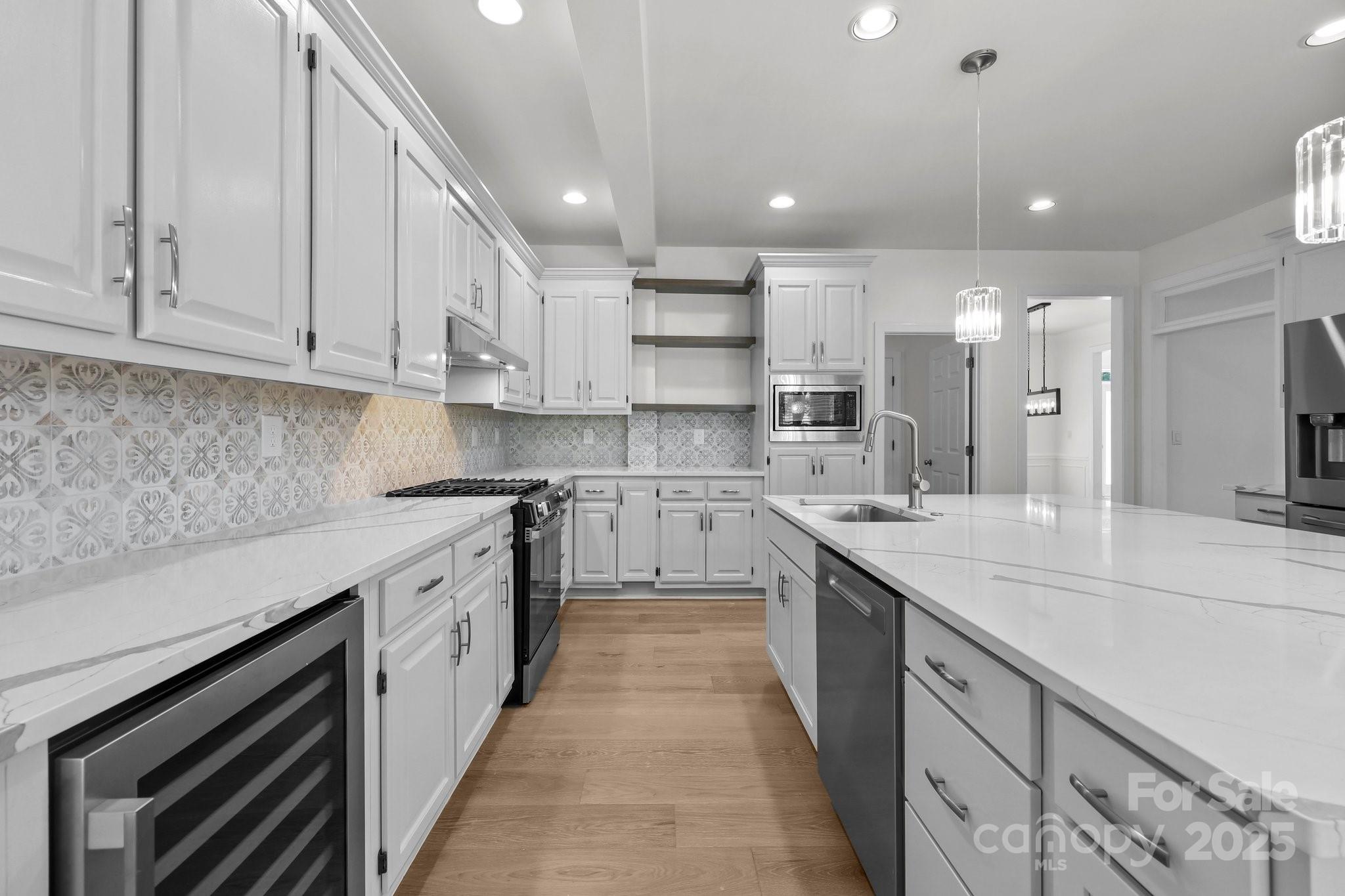 15400 Groveland Street