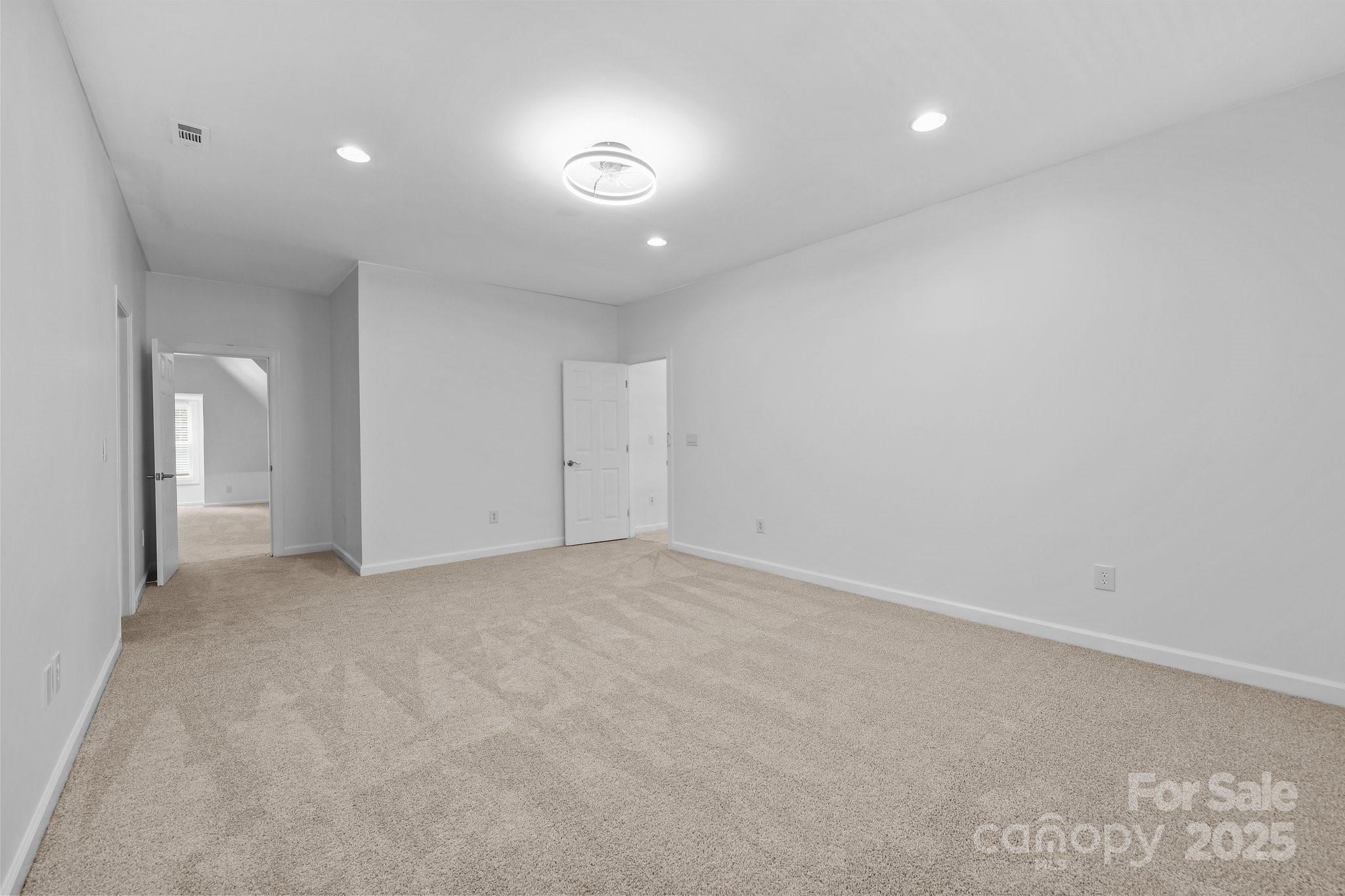 15400 Groveland Street