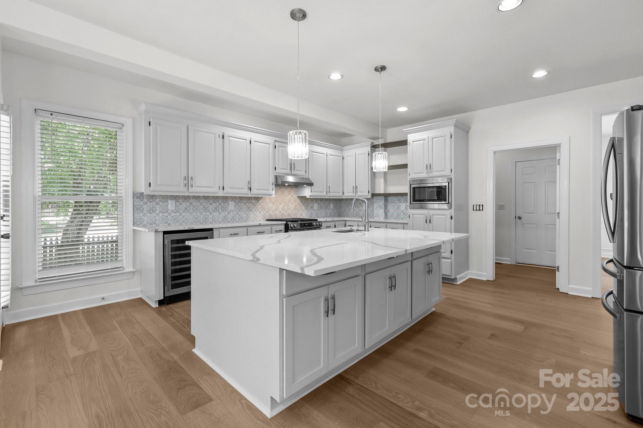 15400 Groveland Street