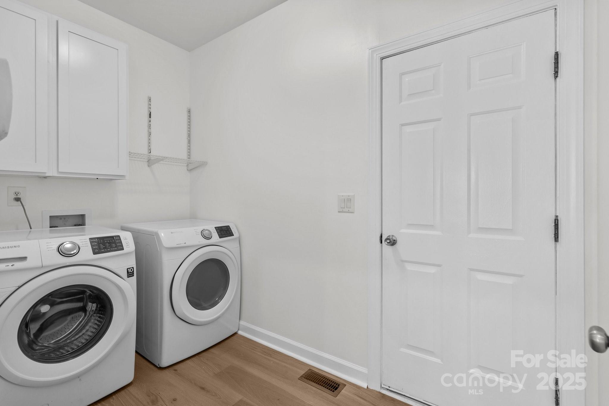 15400 Groveland Street