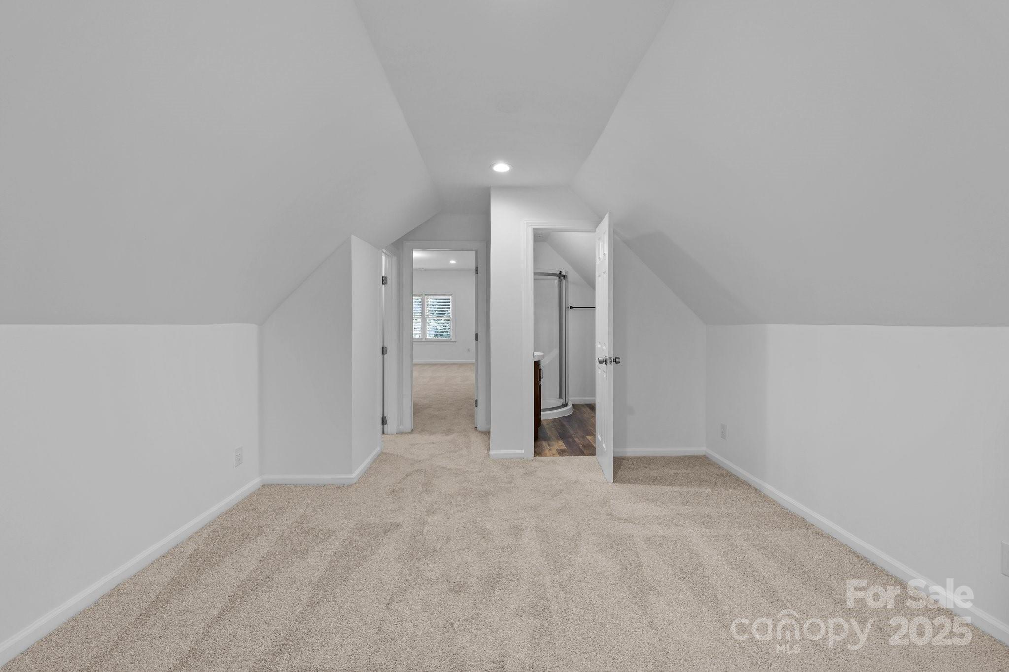 15400 Groveland Street