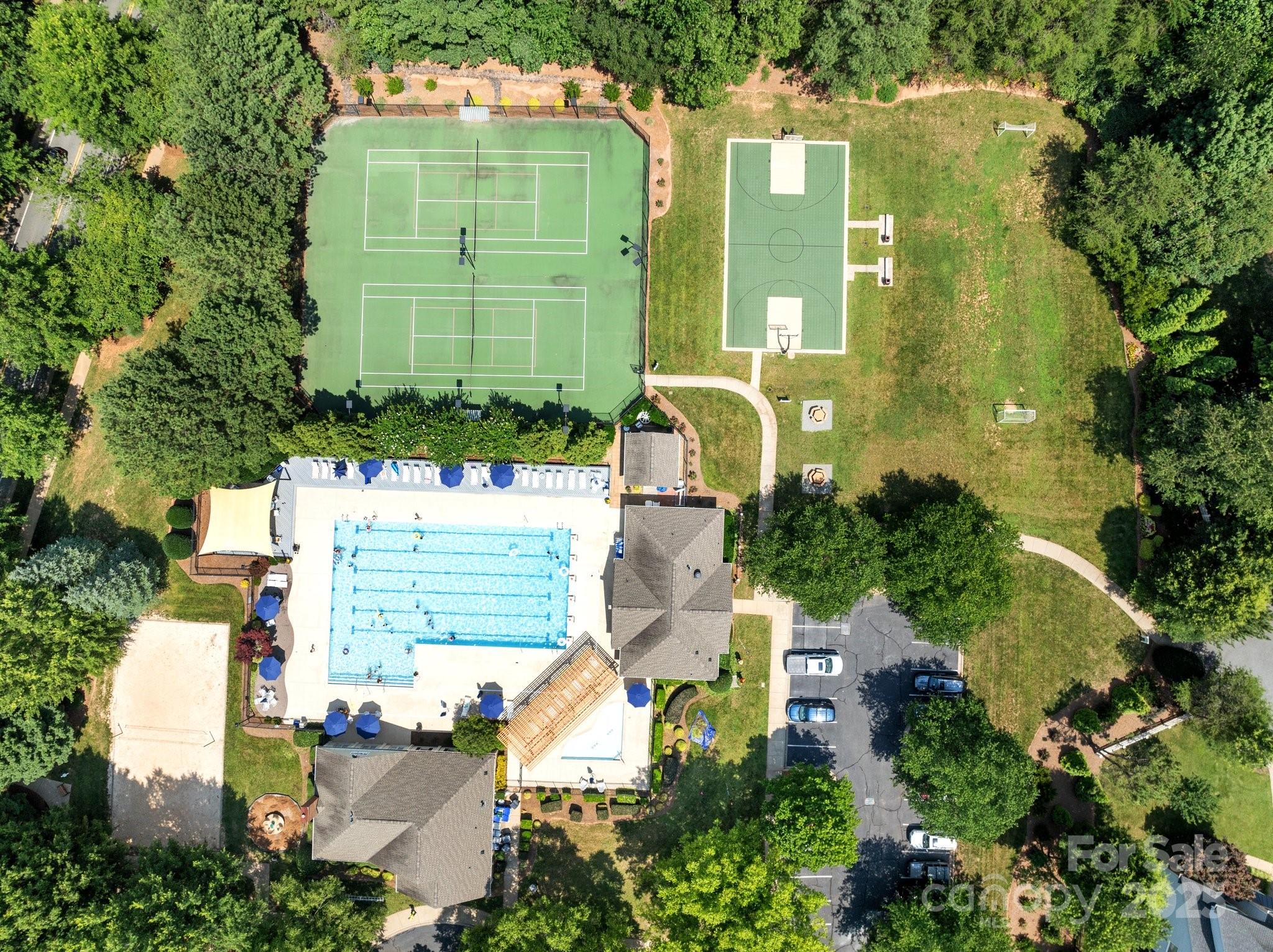 15400 Groveland Street