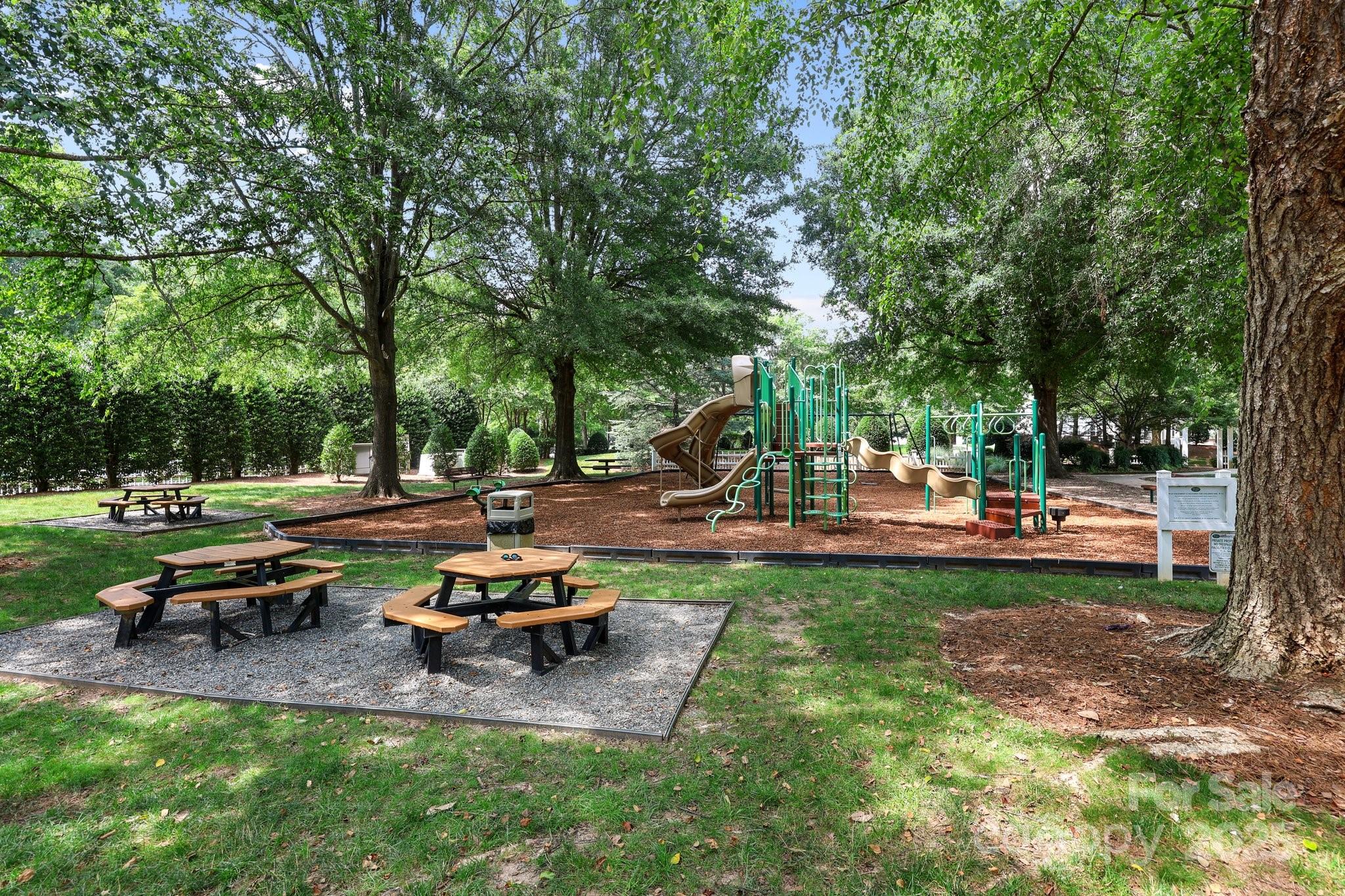 15400 Groveland Street