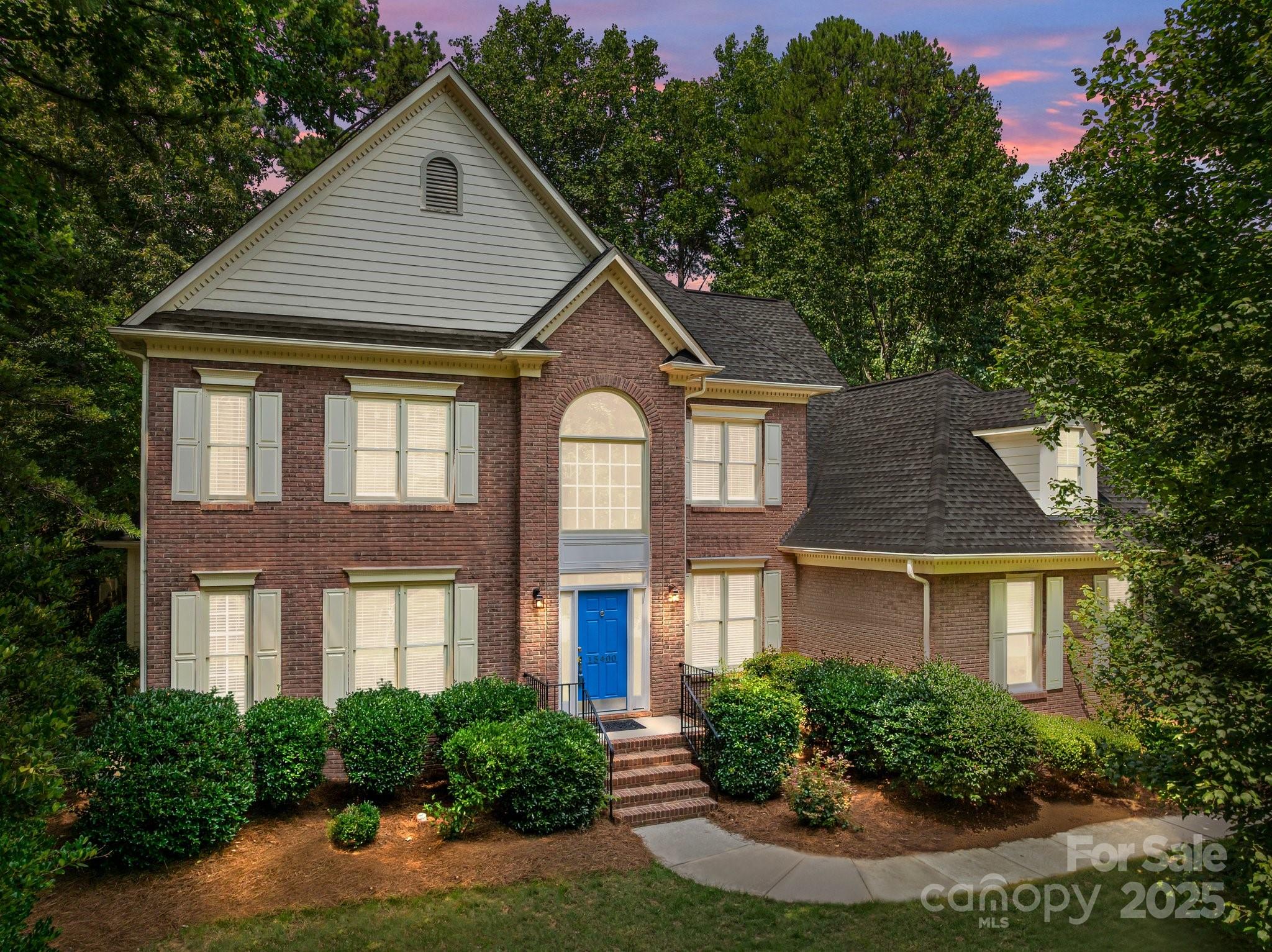 15400 Groveland Street