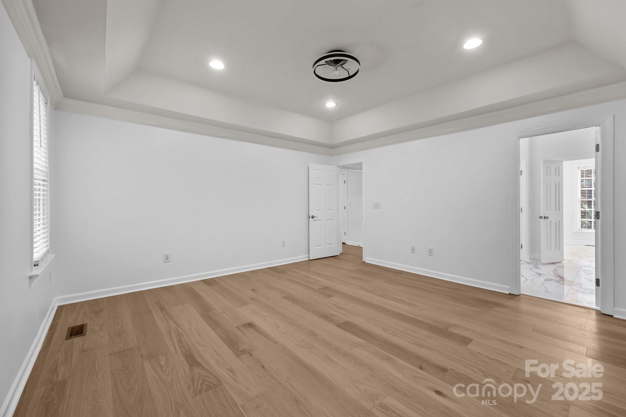 15400 Groveland Street