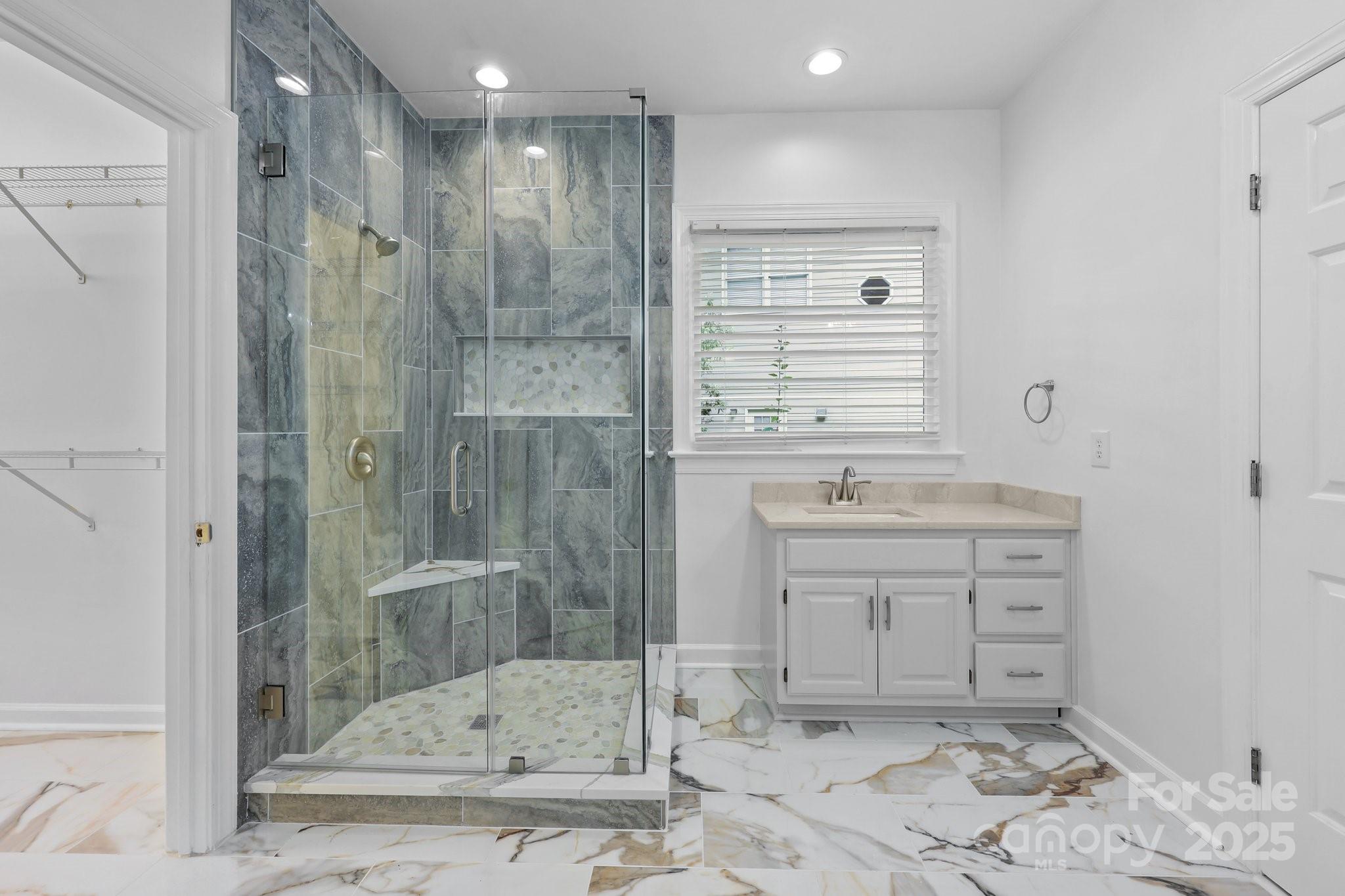 15400 Groveland Street