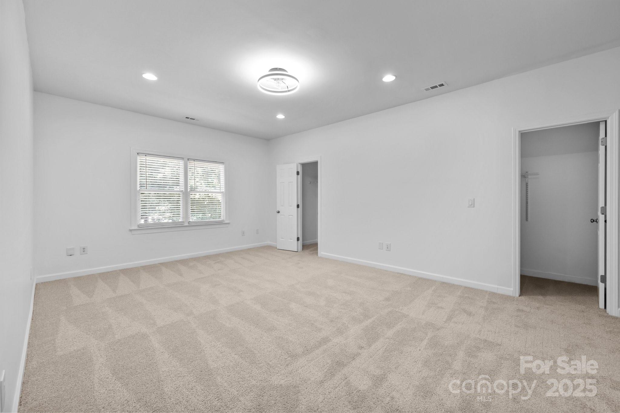 15400 Groveland Street