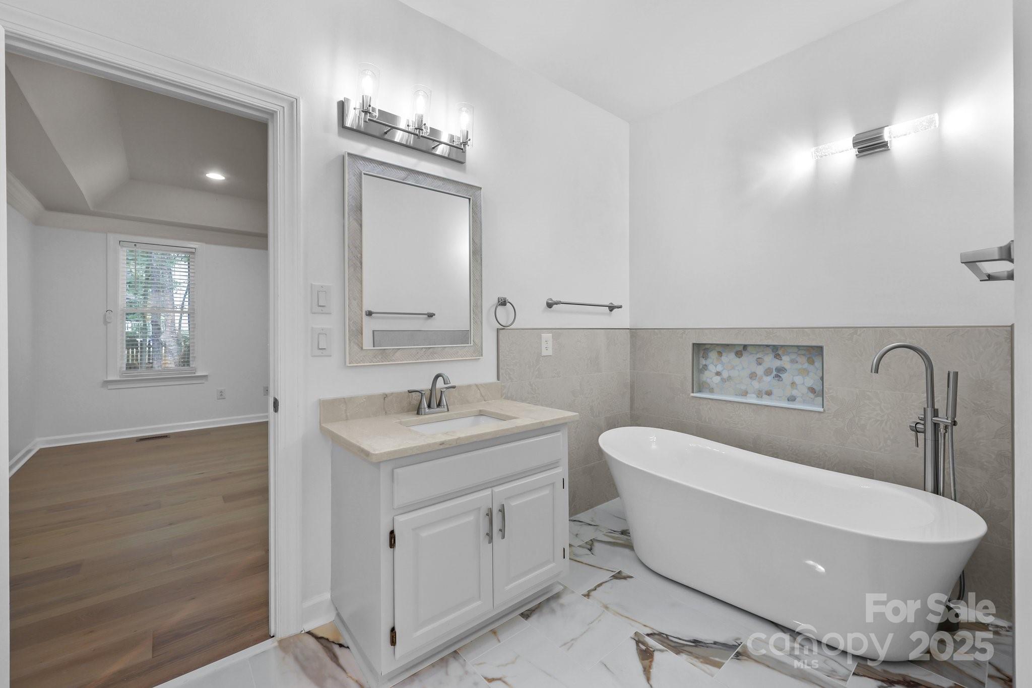 15400 Groveland Street