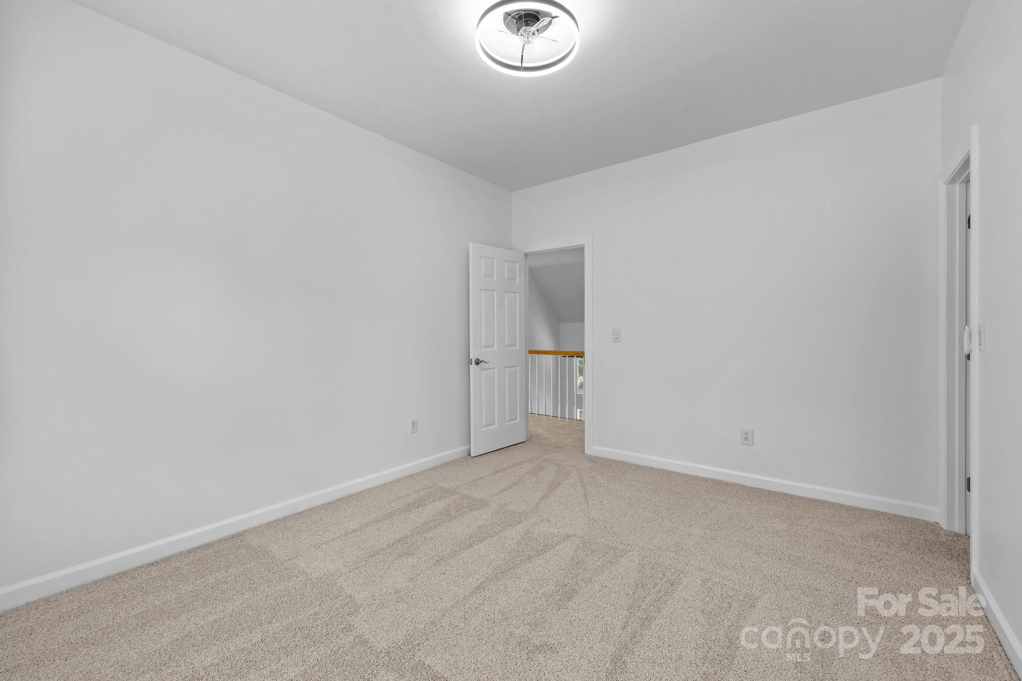 15400 Groveland Street