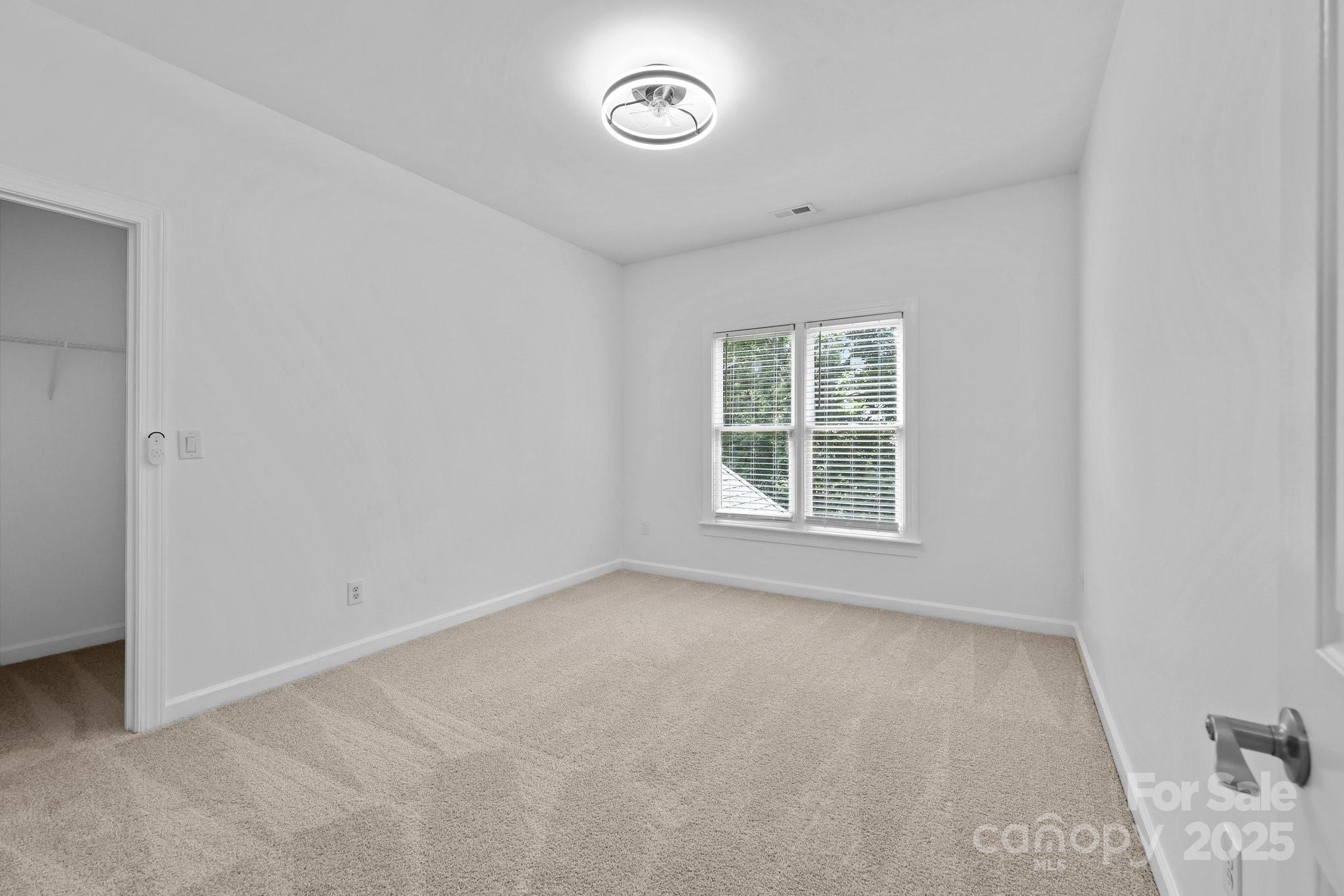 15400 Groveland Street