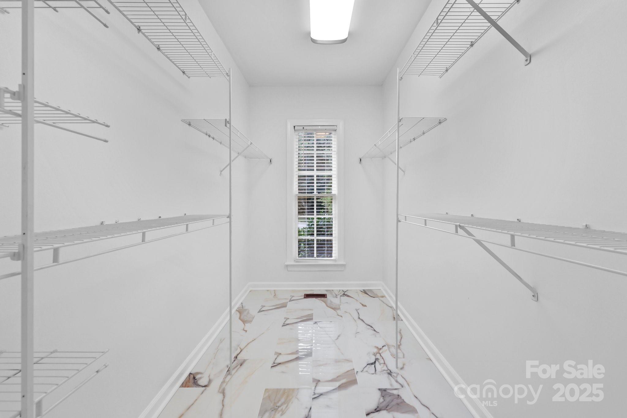 15400 Groveland Street