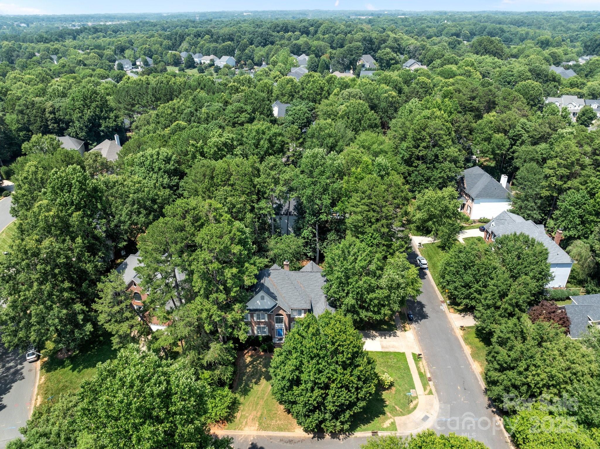 15400 Groveland Street