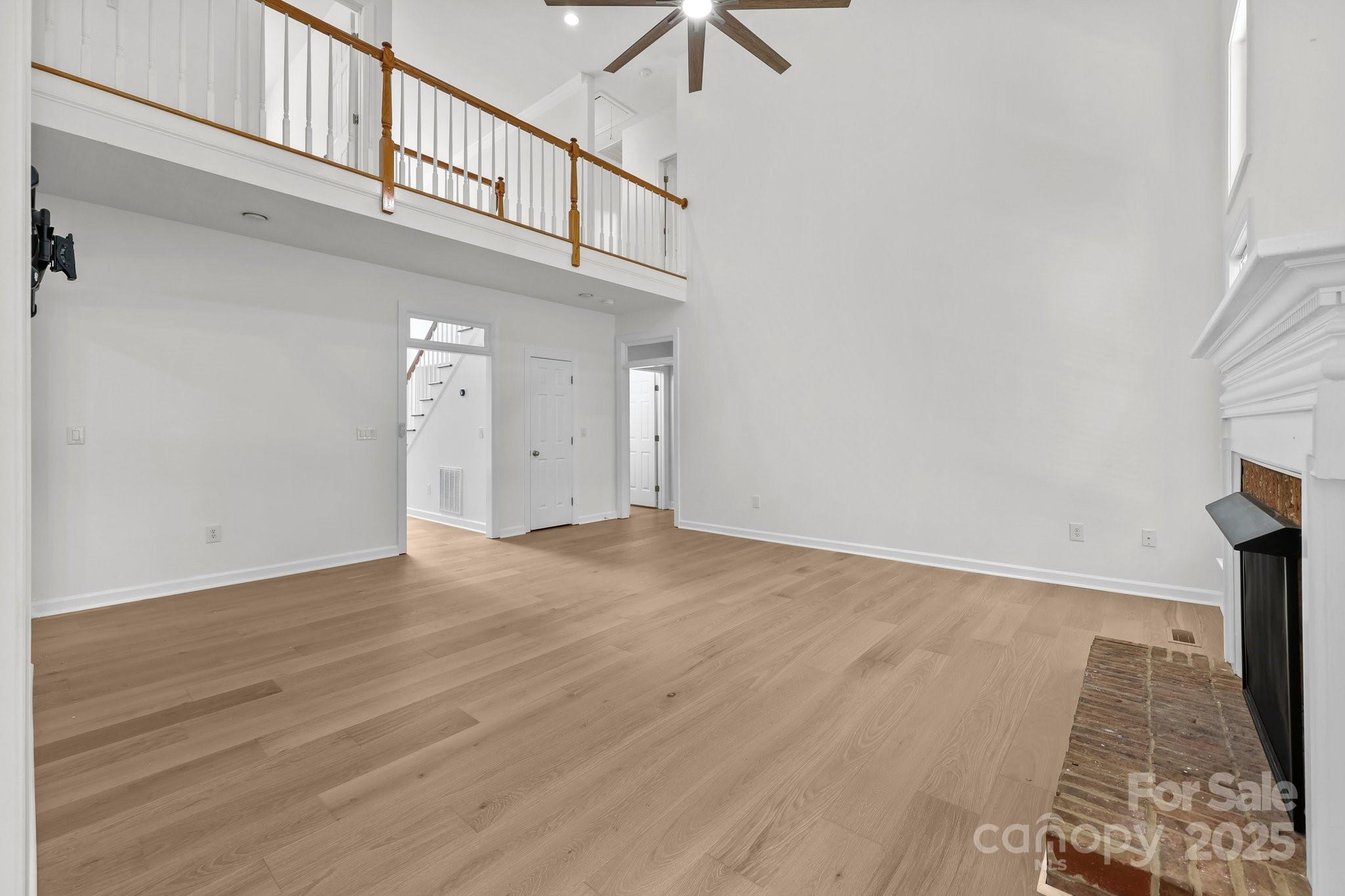 15400 Groveland Street