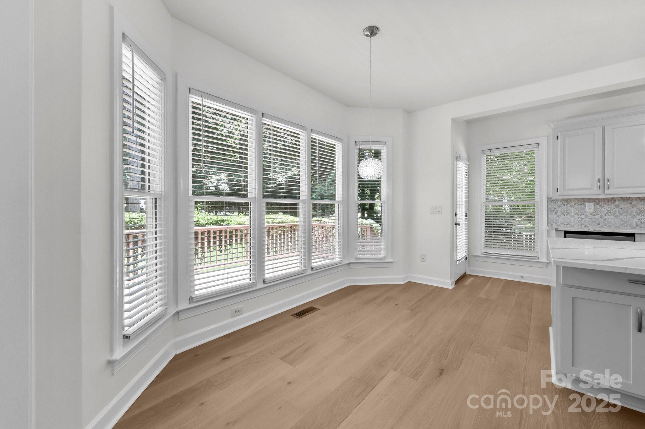 15400 Groveland Street