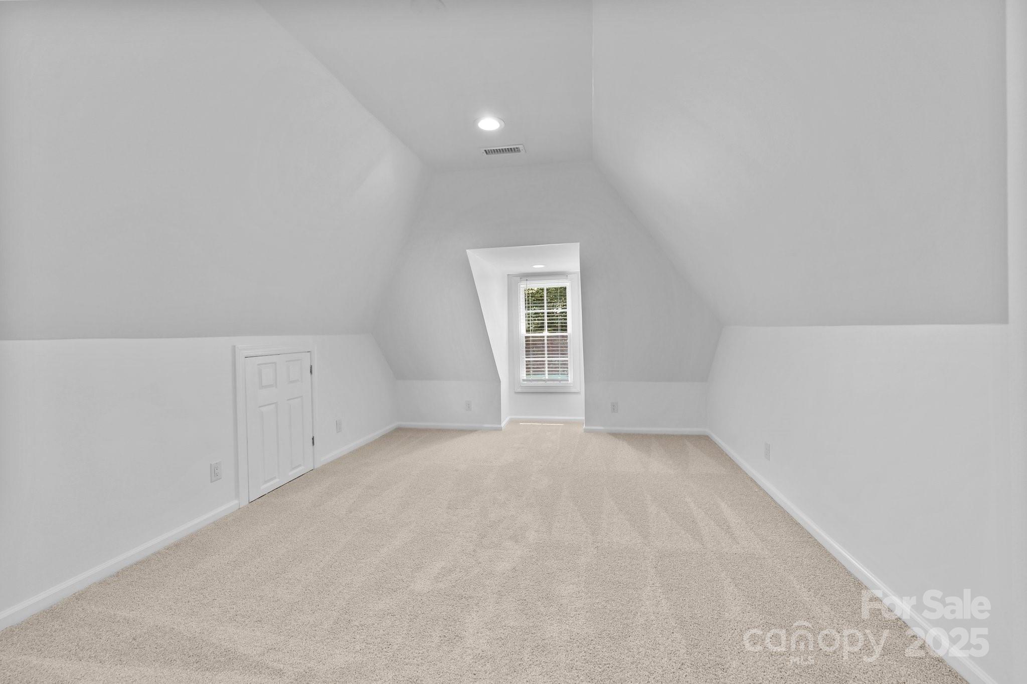 15400 Groveland Street