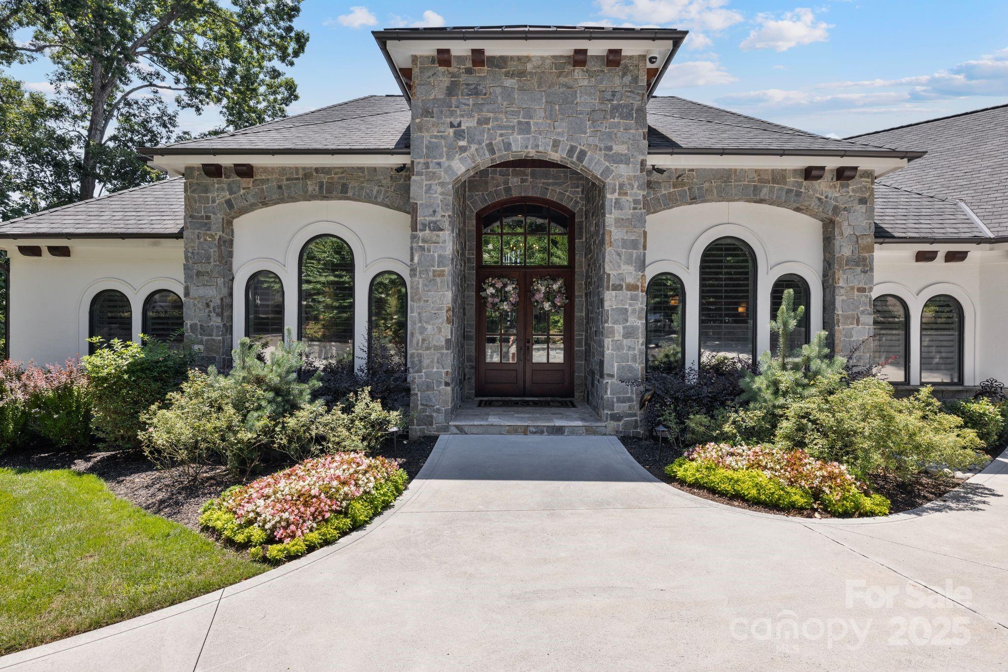 140 Larkhaven Lane