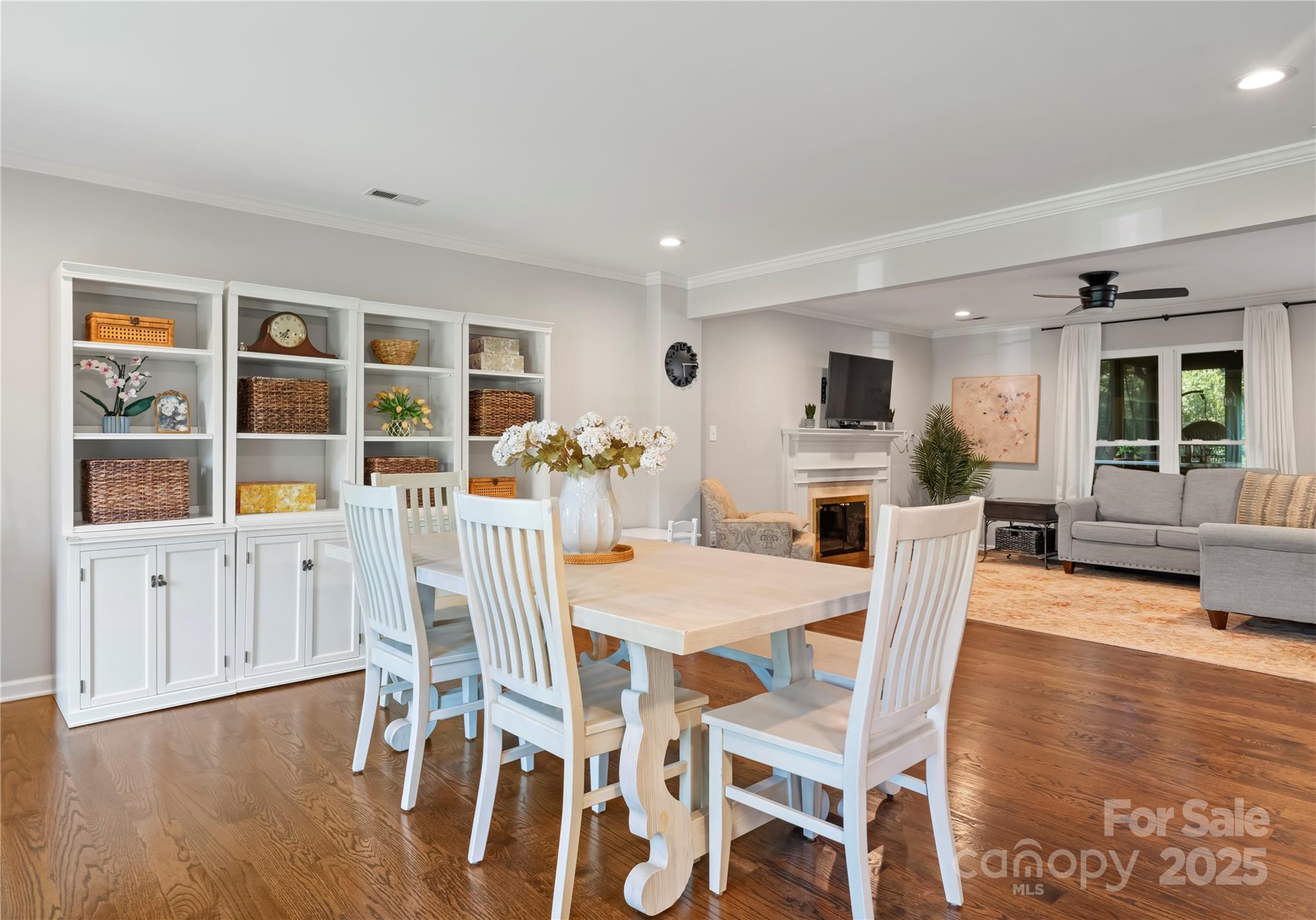 121 Pallisades Court