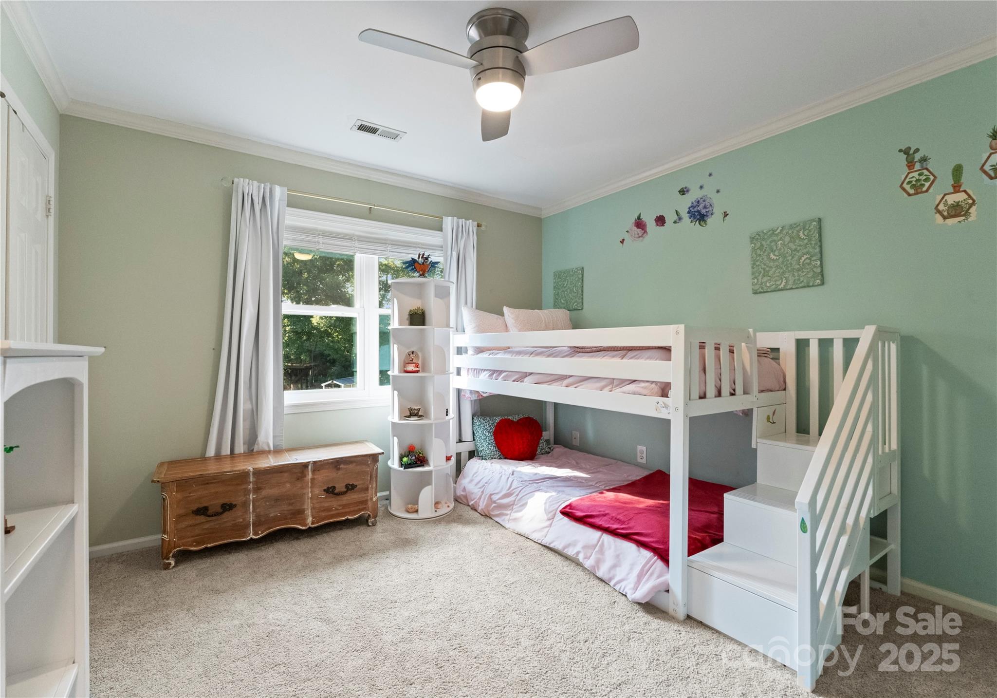 121 Pallisades Court