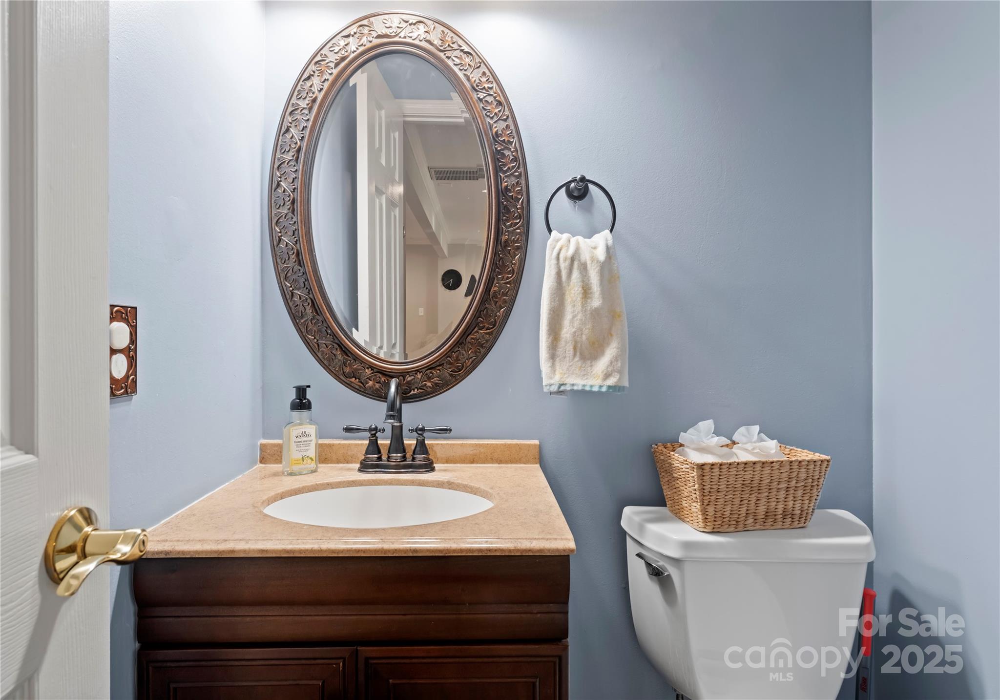 121 Pallisades Court