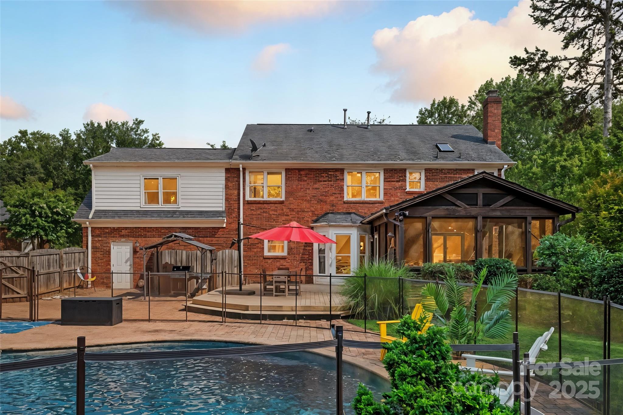 121 Pallisades Court