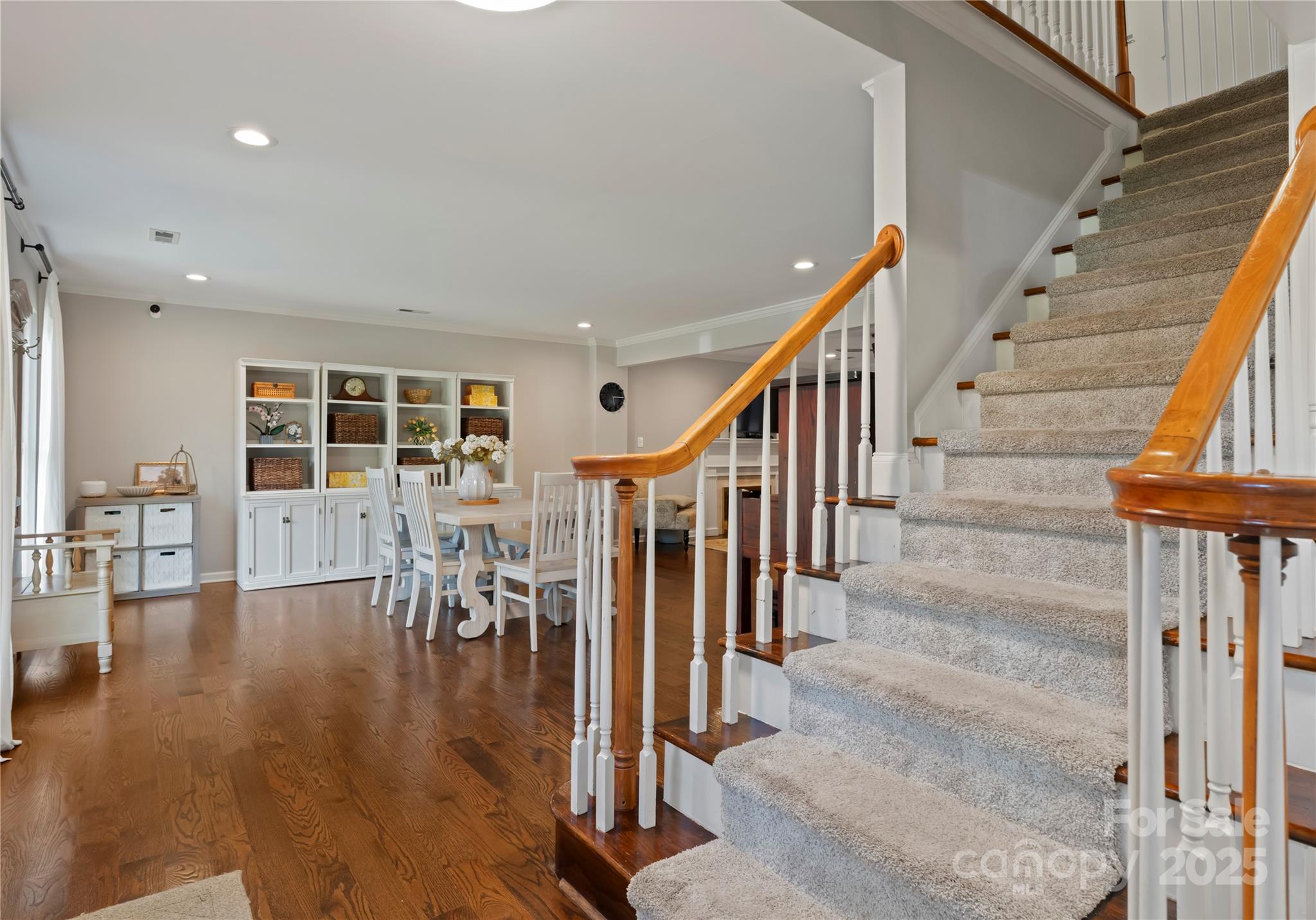 121 Pallisades Court