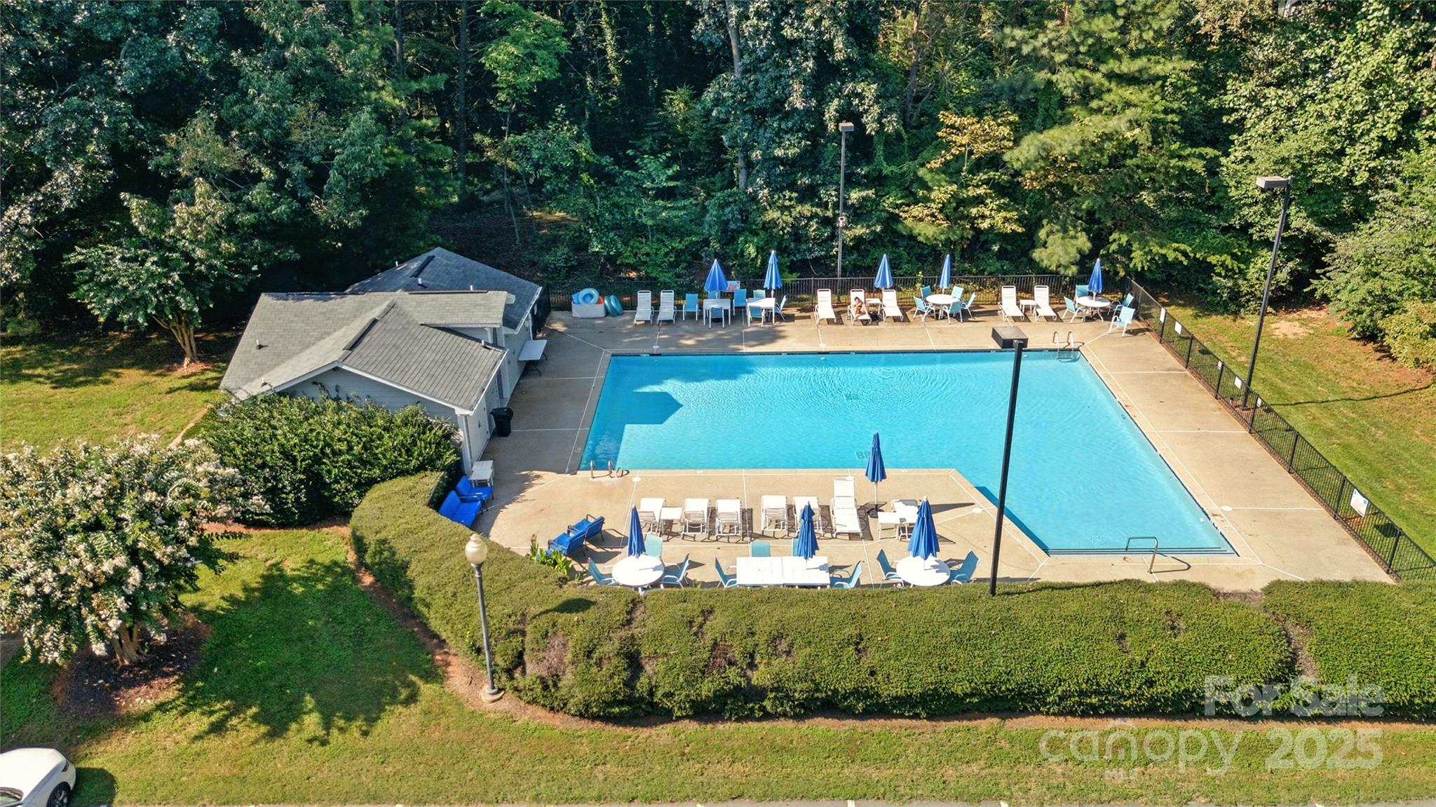 121 Pallisades Court