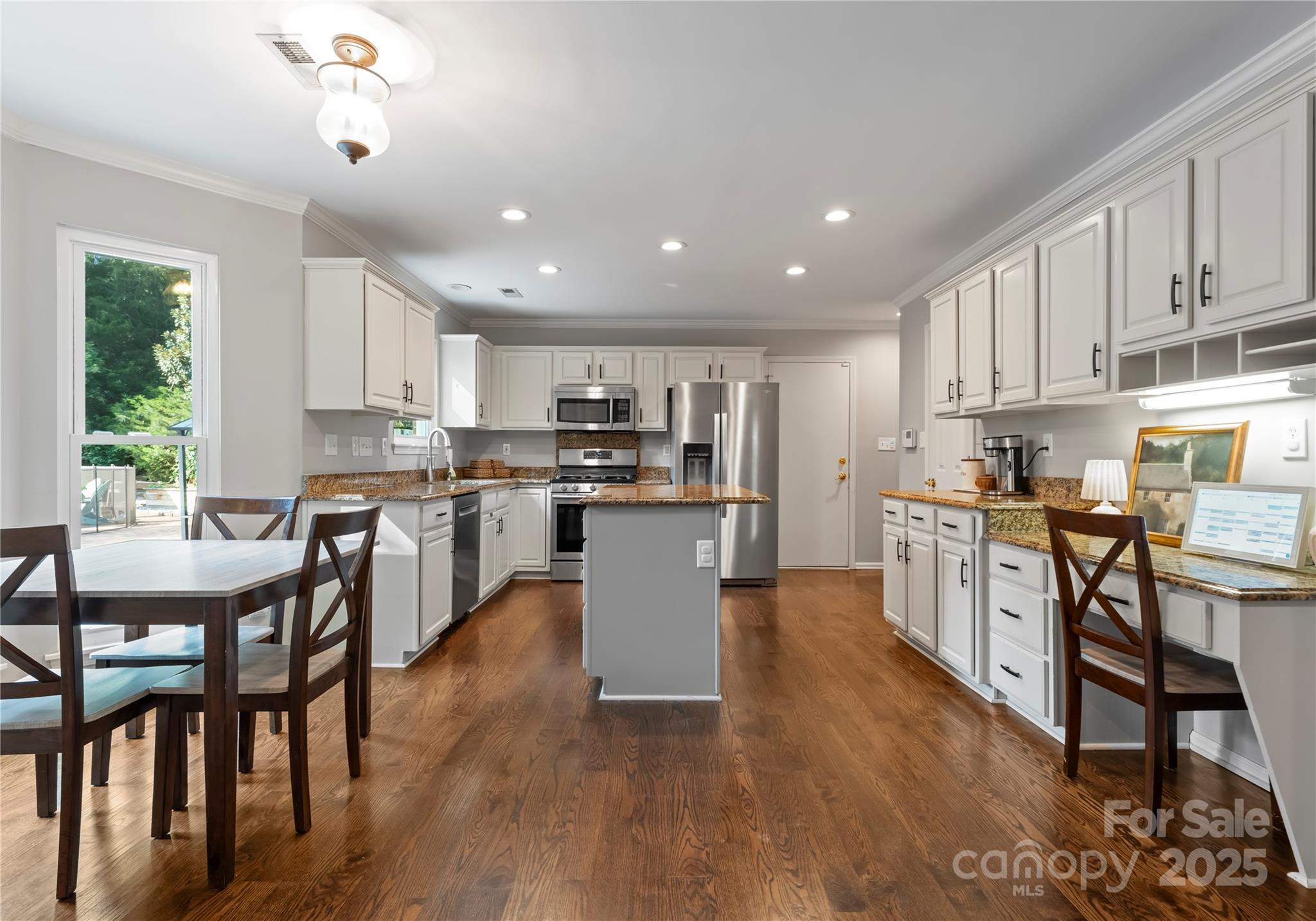 121 Pallisades Court