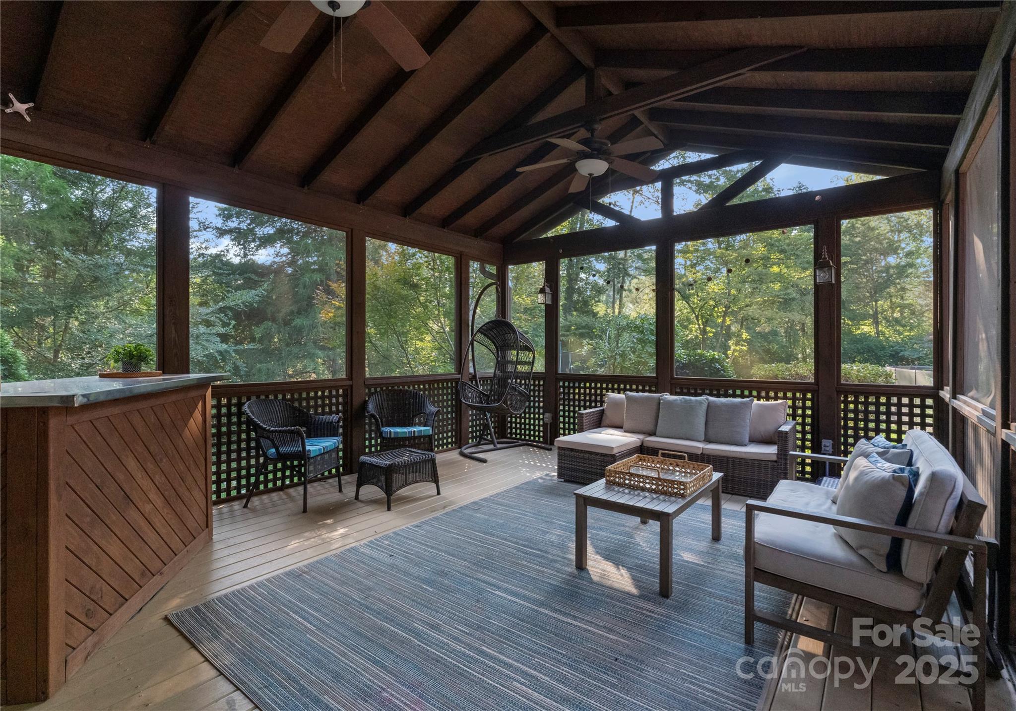 121 Pallisades Court