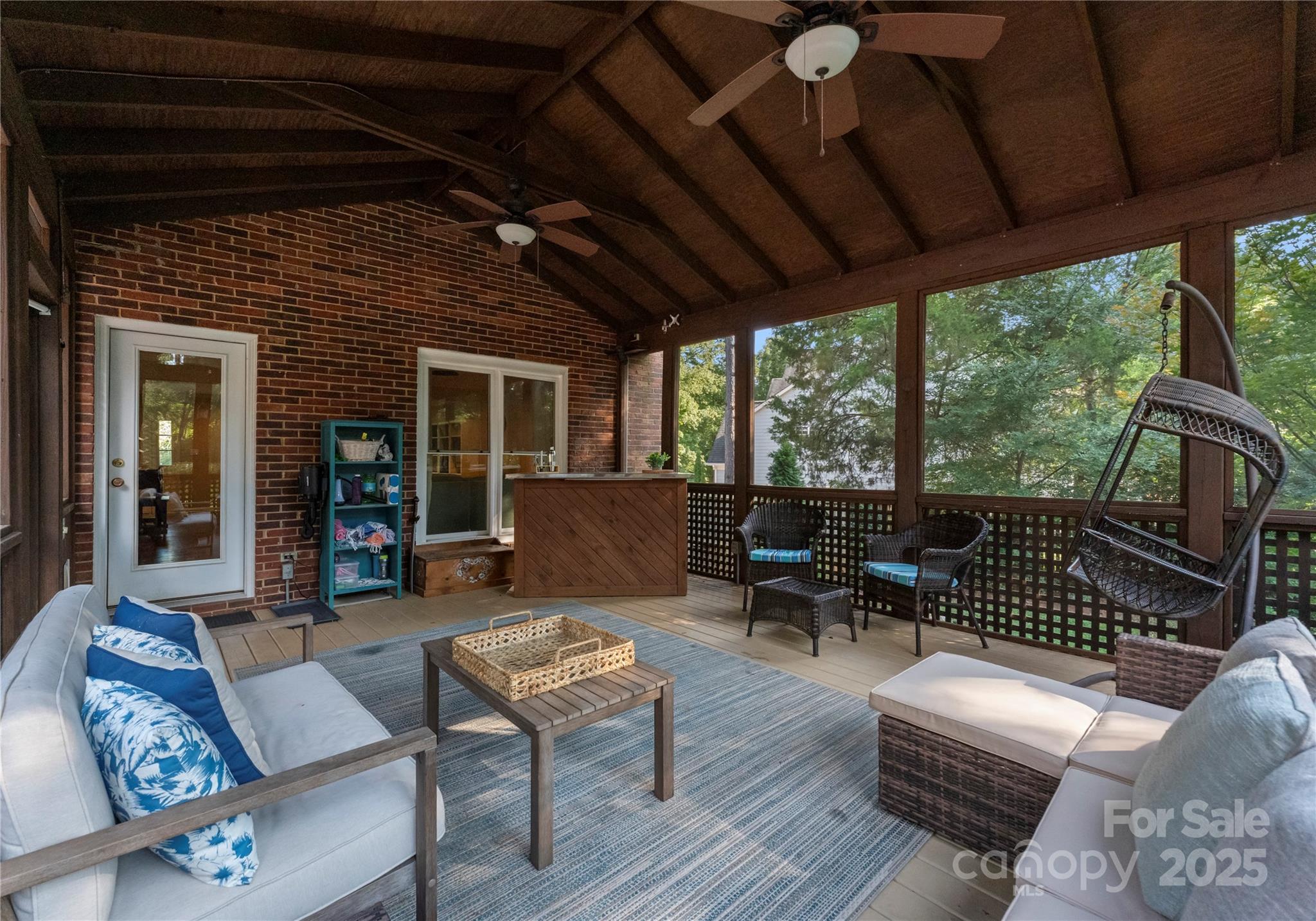 121 Pallisades Court