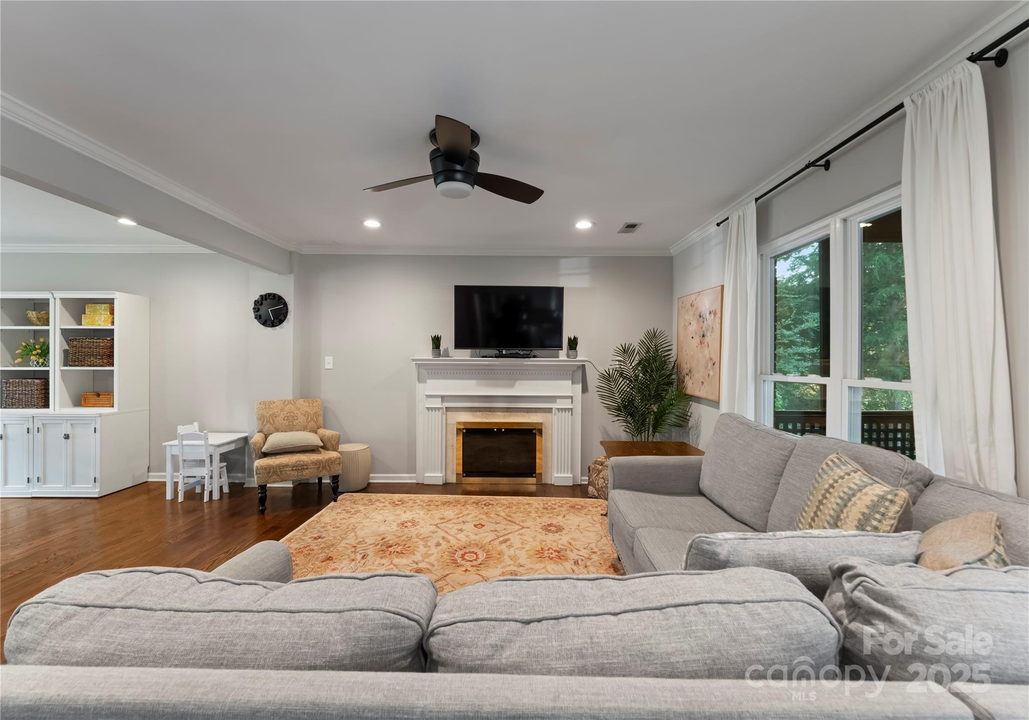 121 Pallisades Court