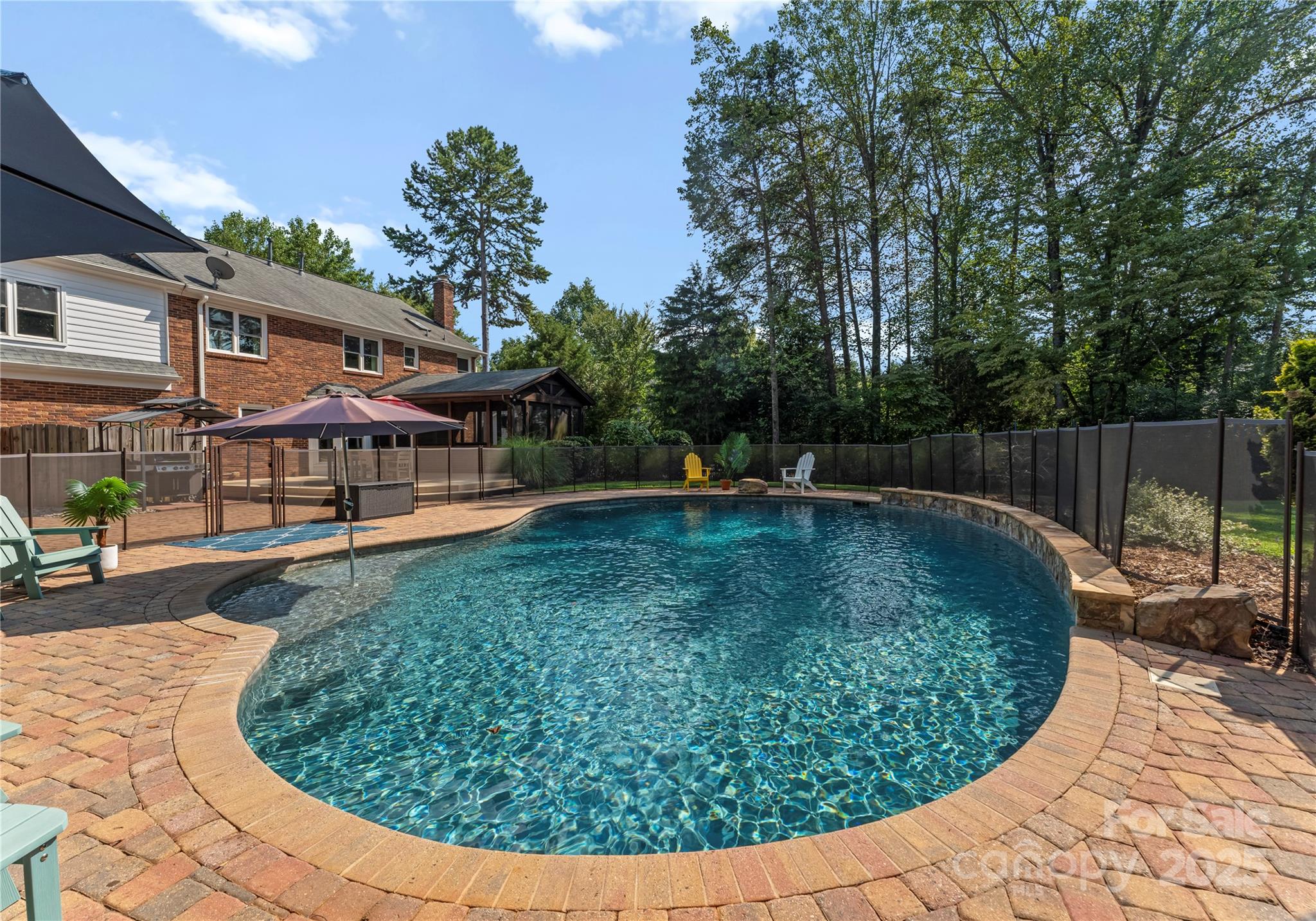 121 Pallisades Court