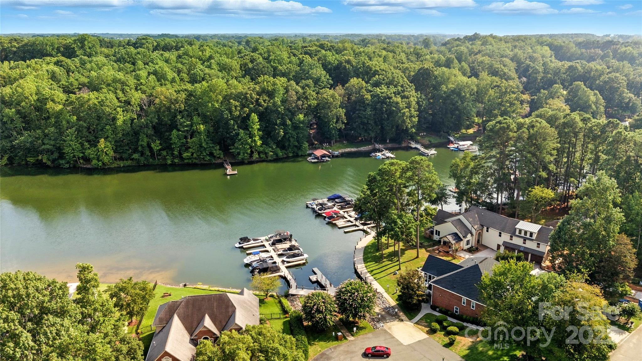 121 Pallisades Court